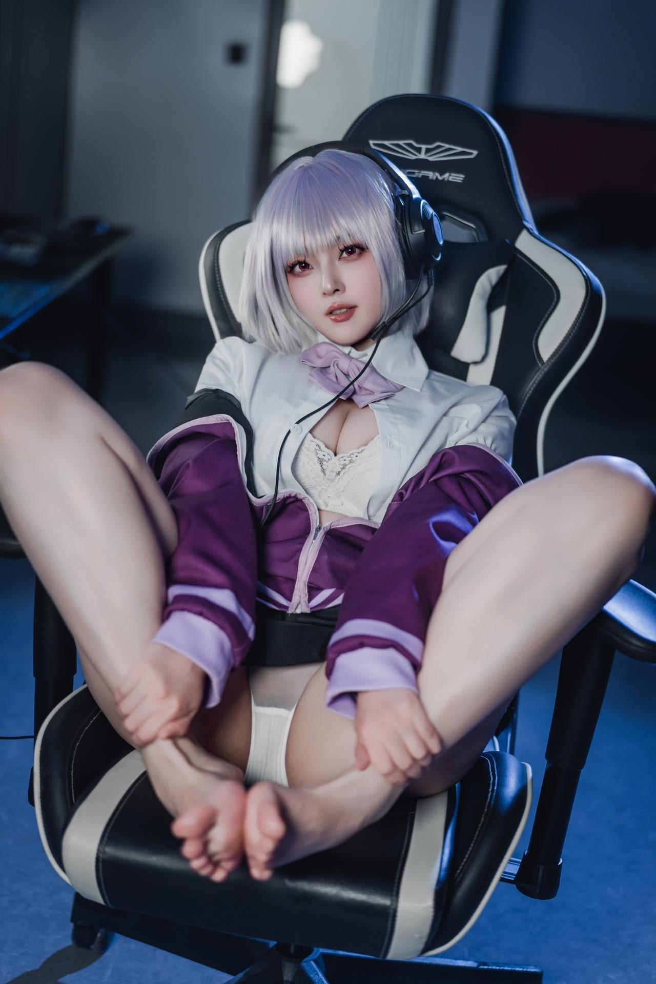 [cosplay] Natsuko夏夏子 - SSSS.GRIDMAN 新条茜：机房紫黑紧身战斗服 美腿还原 82P