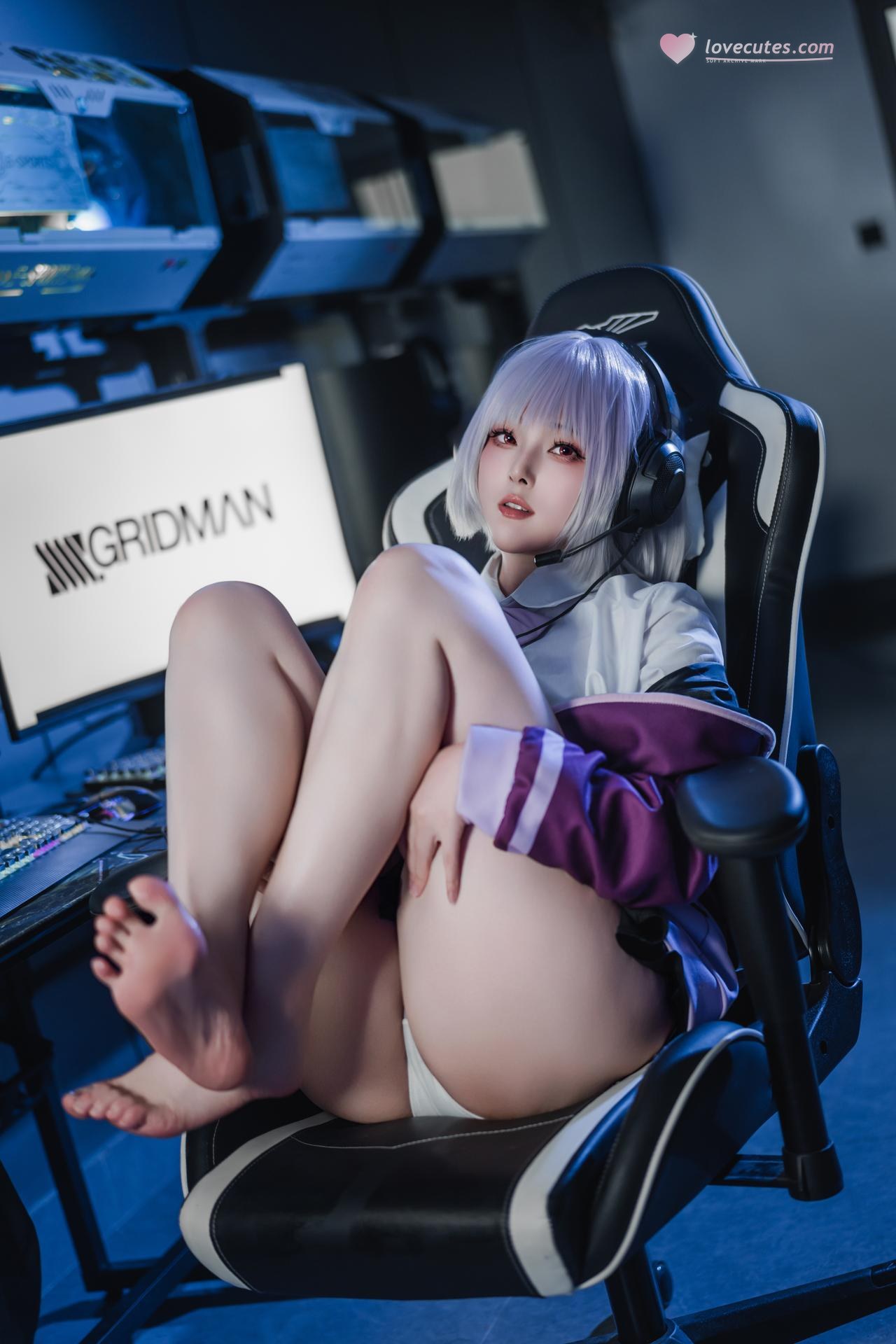 [cosplay] Natsuko夏夏子 - SSSS.GRIDMAN 新条茜：机房紫黑紧身战斗服 美腿还原 82P