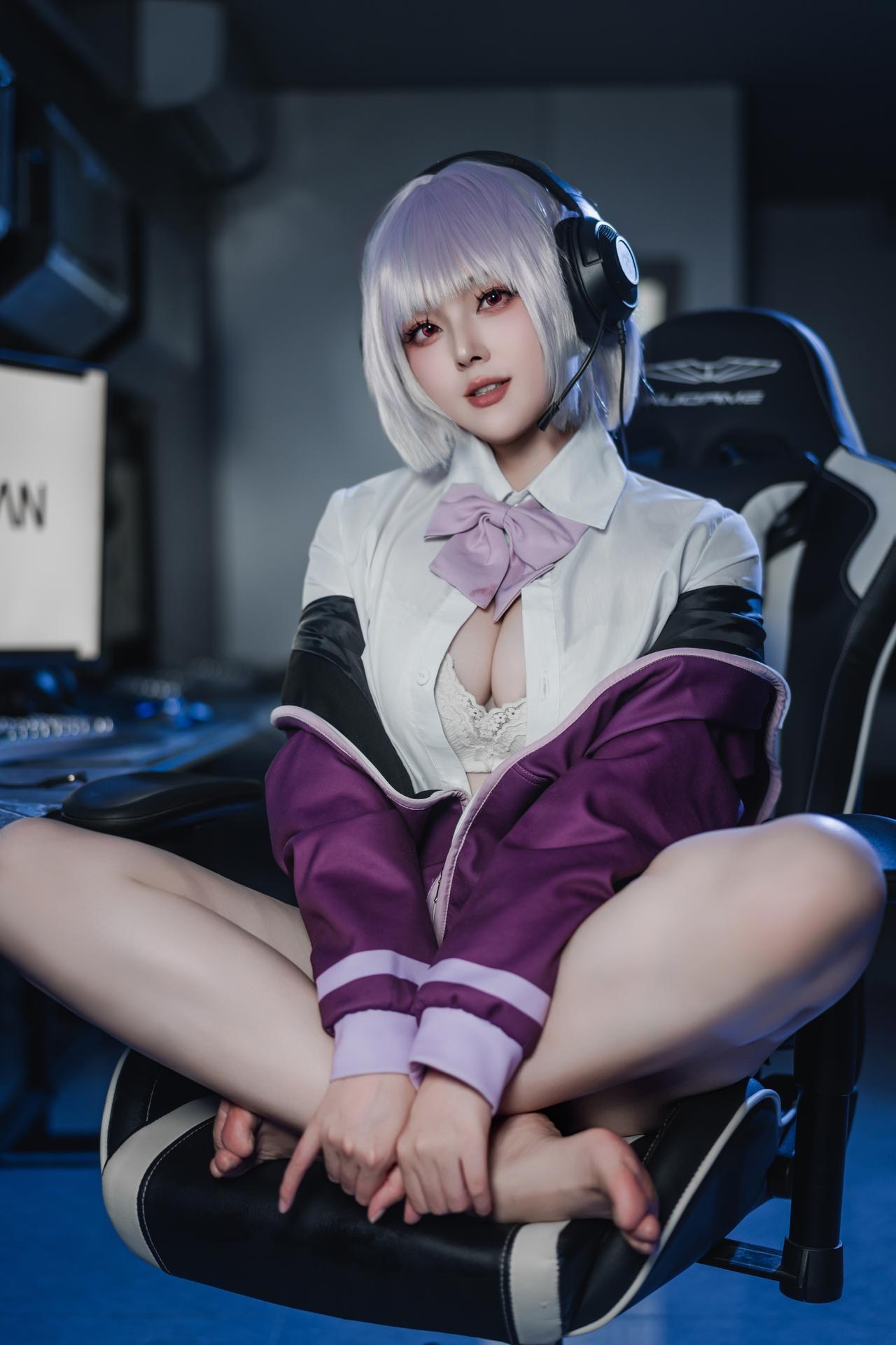 [cosplay] Natsuko夏夏子 - SSSS.GRIDMAN Shinjo Akane: Server Room Purple-Black Tight Battle Suit, Beautiful Legs Recreation 82P