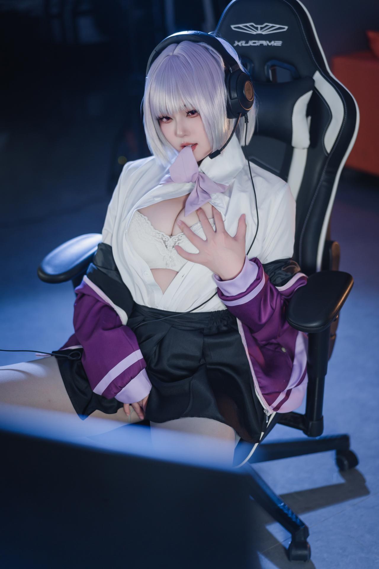 [cosplay] Natsuko夏夏子 - SSSS.GRIDMAN Shinjo Akane: Server Room Purple-Black Tight Battle Suit, Beautiful Legs Recreation 82P