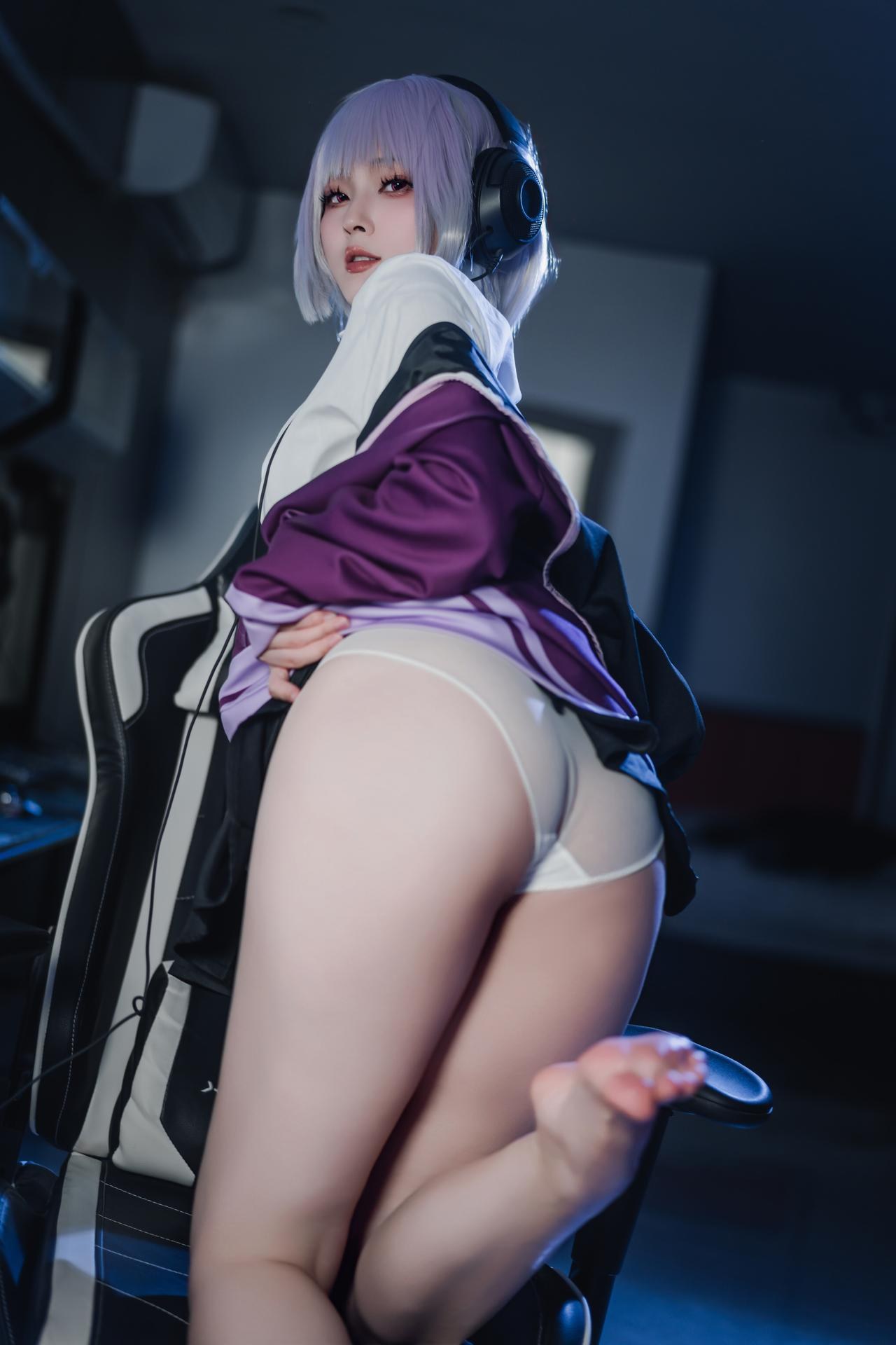 [cosplay] Natsuko夏夏子 - SSSS.GRIDMAN Shinjo Akane: Server Room Purple-Black Tight Battle Suit, Beautiful Legs Recreation 82P