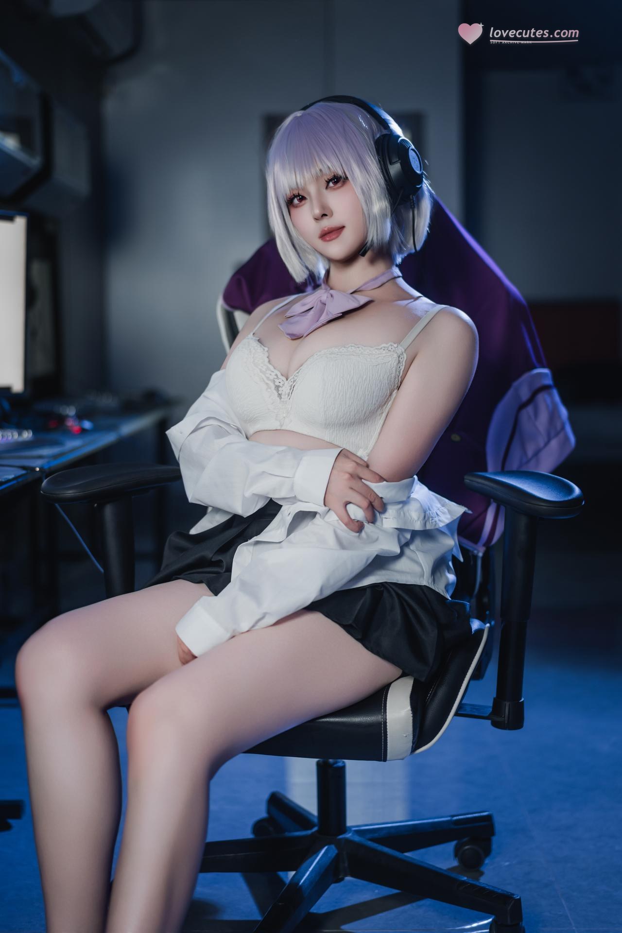 [cosplay] Natsuko夏夏子 - SSSS.GRIDMAN Shinjo Akane: Server Room Purple-Black Tight Battle Suit, Beautiful Legs Recreation 82P