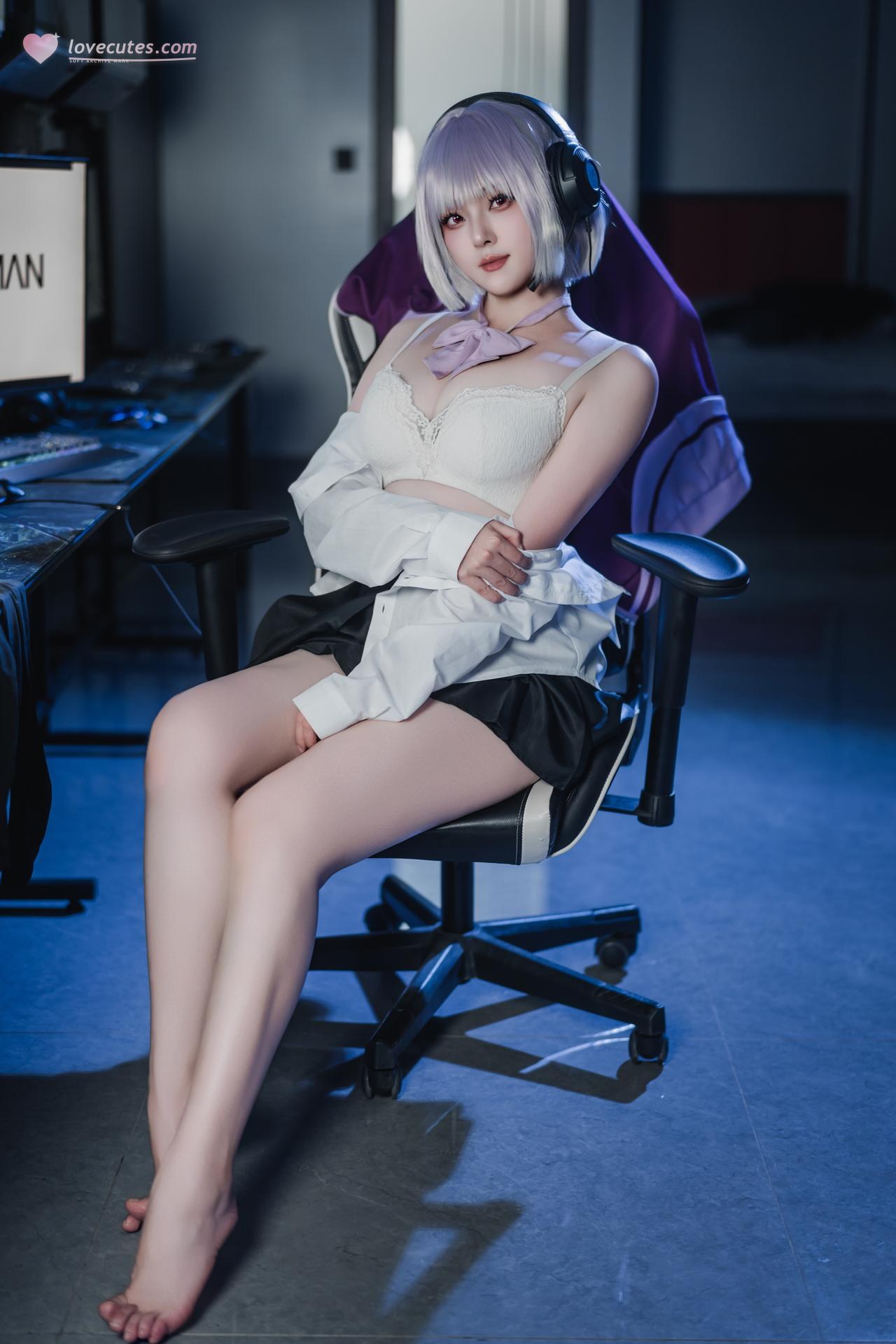 [cosplay] Natsuko夏夏子 - SSSS.GRIDMAN Shinjo Akane: Server Room Purple-Black Tight Battle Suit, Beautiful Legs Recreation 82P