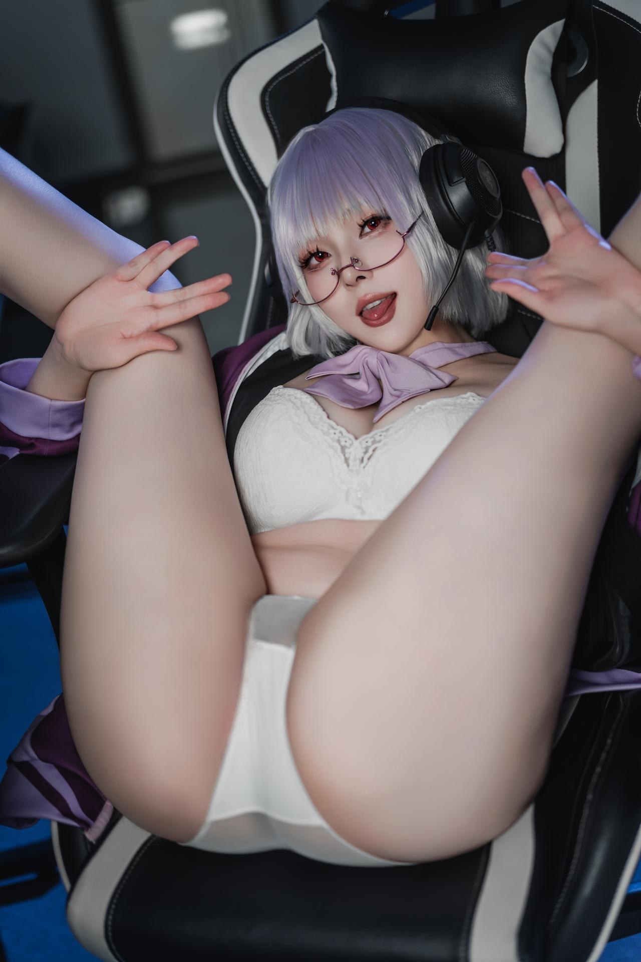 [cosplay] Natsuko夏夏子 - SSSS.GRIDMAN 新条茜：机房紫黑紧身战斗服 美腿还原 82P