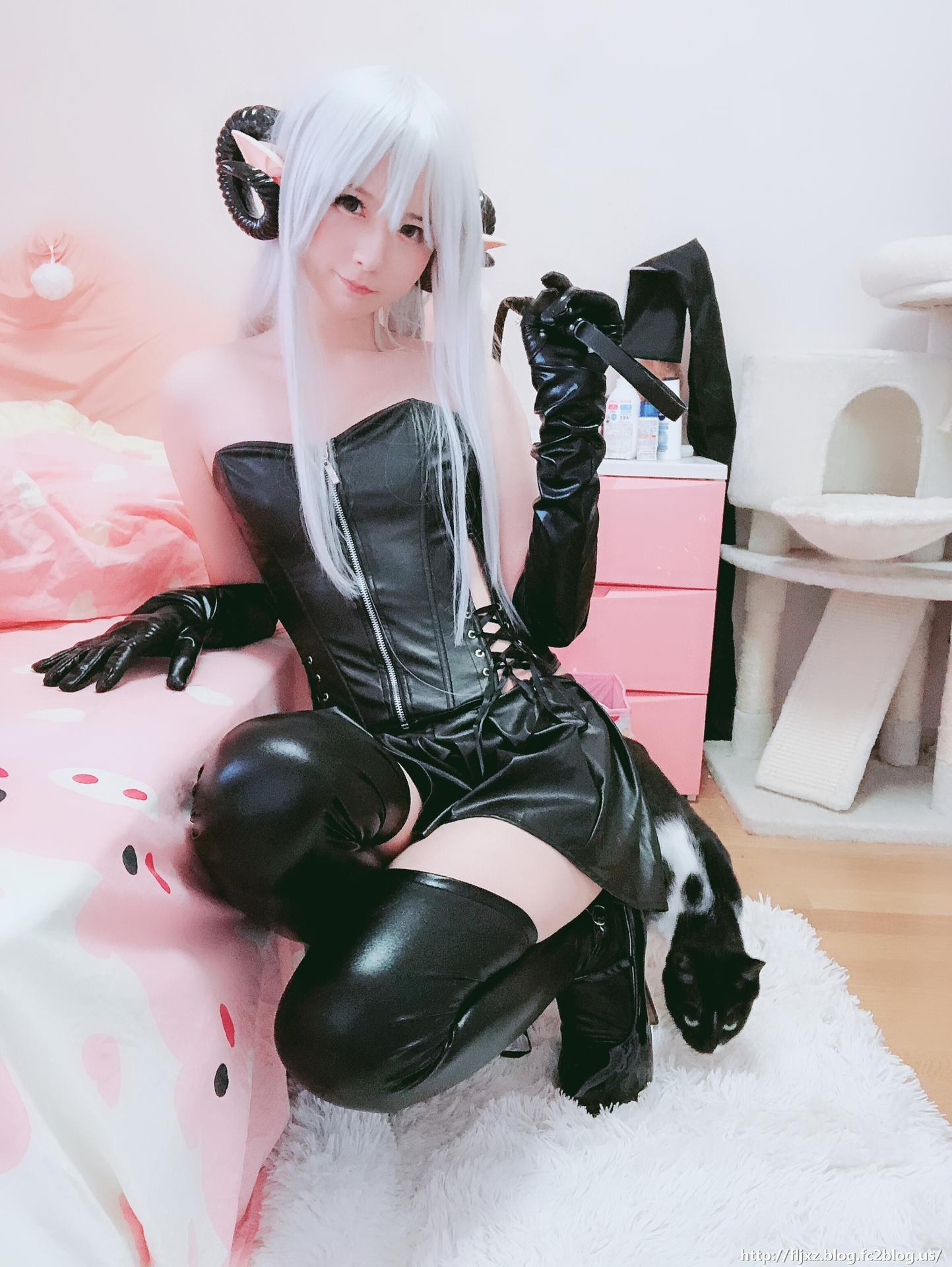 [Private] Xi Daidai - Leather Little Devil: Latex Long-Legged Private Shoot 56P2V