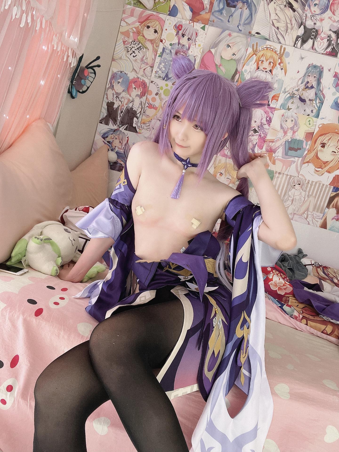 [cosplay] 习呆呆 - 刻晴：วิกผมสีม่วง หู兔 และจุดนมล่อแหลมจำลองอย่างสมจริง 60P2V