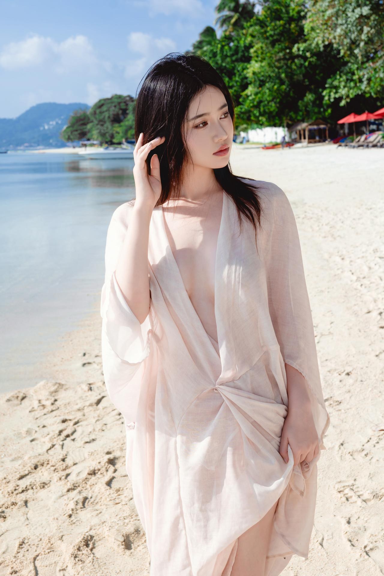 [写真] 年年Nnian - 海风：ชุดเดรสบางสีขาวริมทะเล แสงแดด ขาเรียวถ่ายภาพ 80P