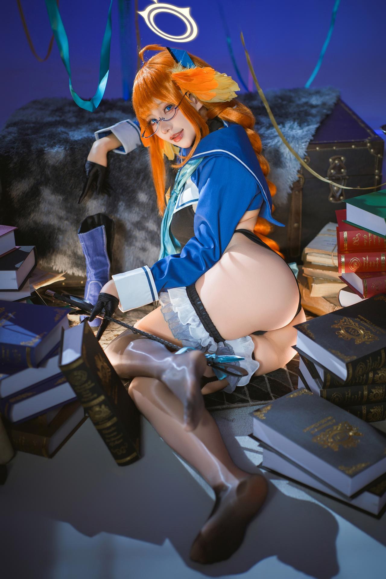 [cosplay] Is it a bear cub? - Blue Archive Enjo Shimizu: Evil female executive black stockings and beautiful legs 40P