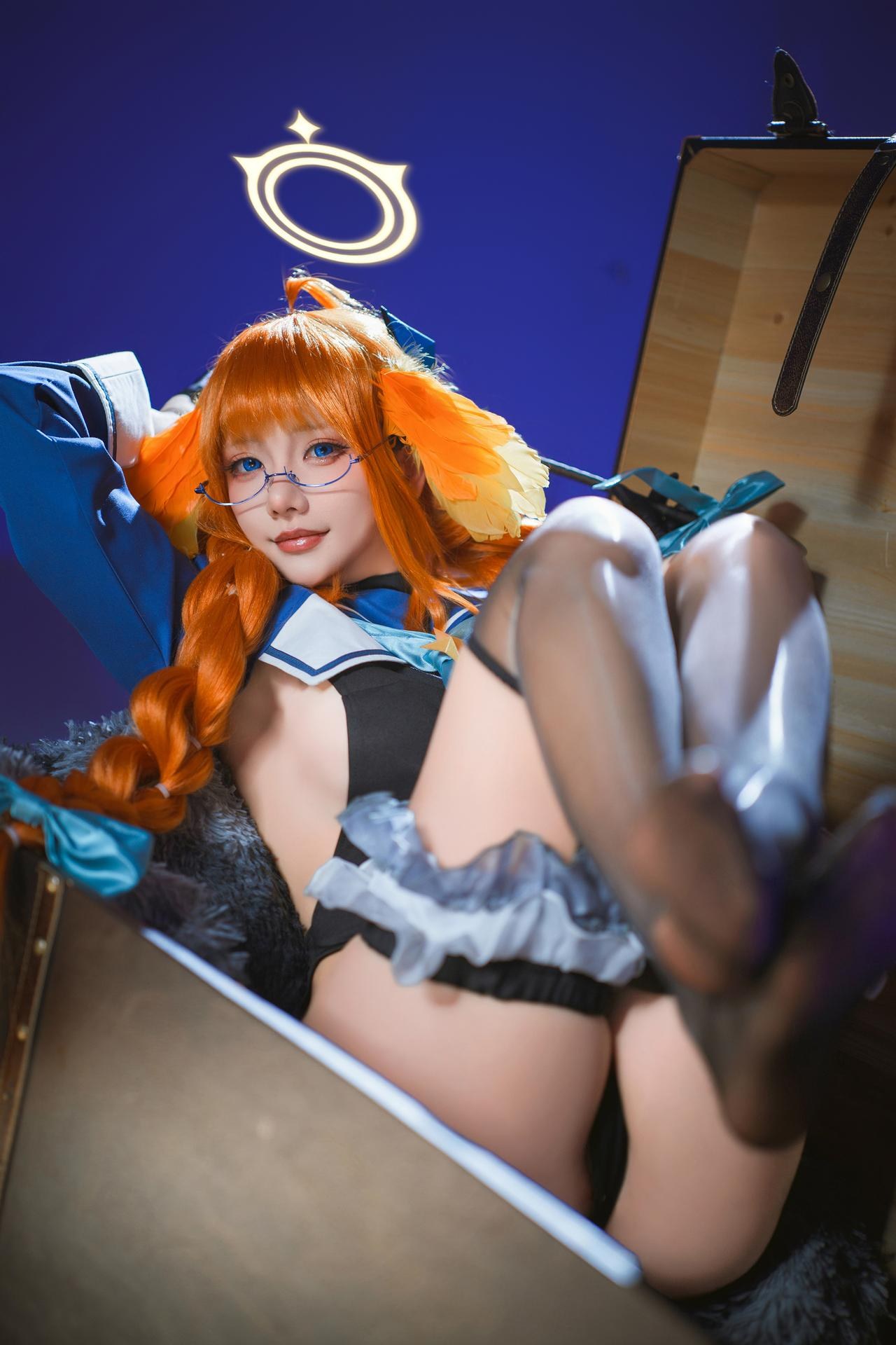 [cosplay] Is it a bear cub? - Blue Archive Enjo Shimizu: Evil female executive black stockings and beautiful legs 40P