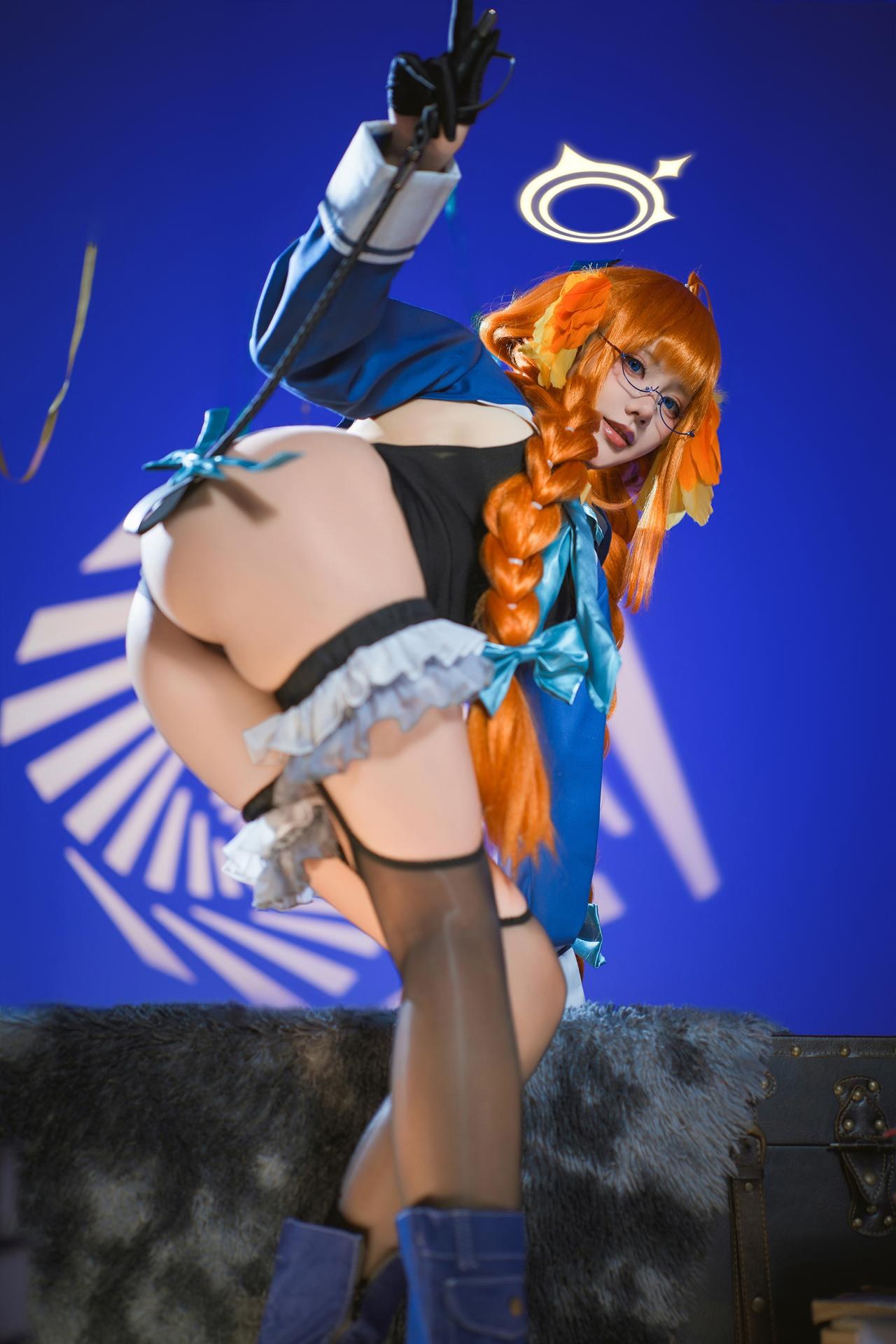 [cosplay] Is it a bear cub? - Blue Archive Enjo Shimizu: Evil female executive black stockings and beautiful legs 40P