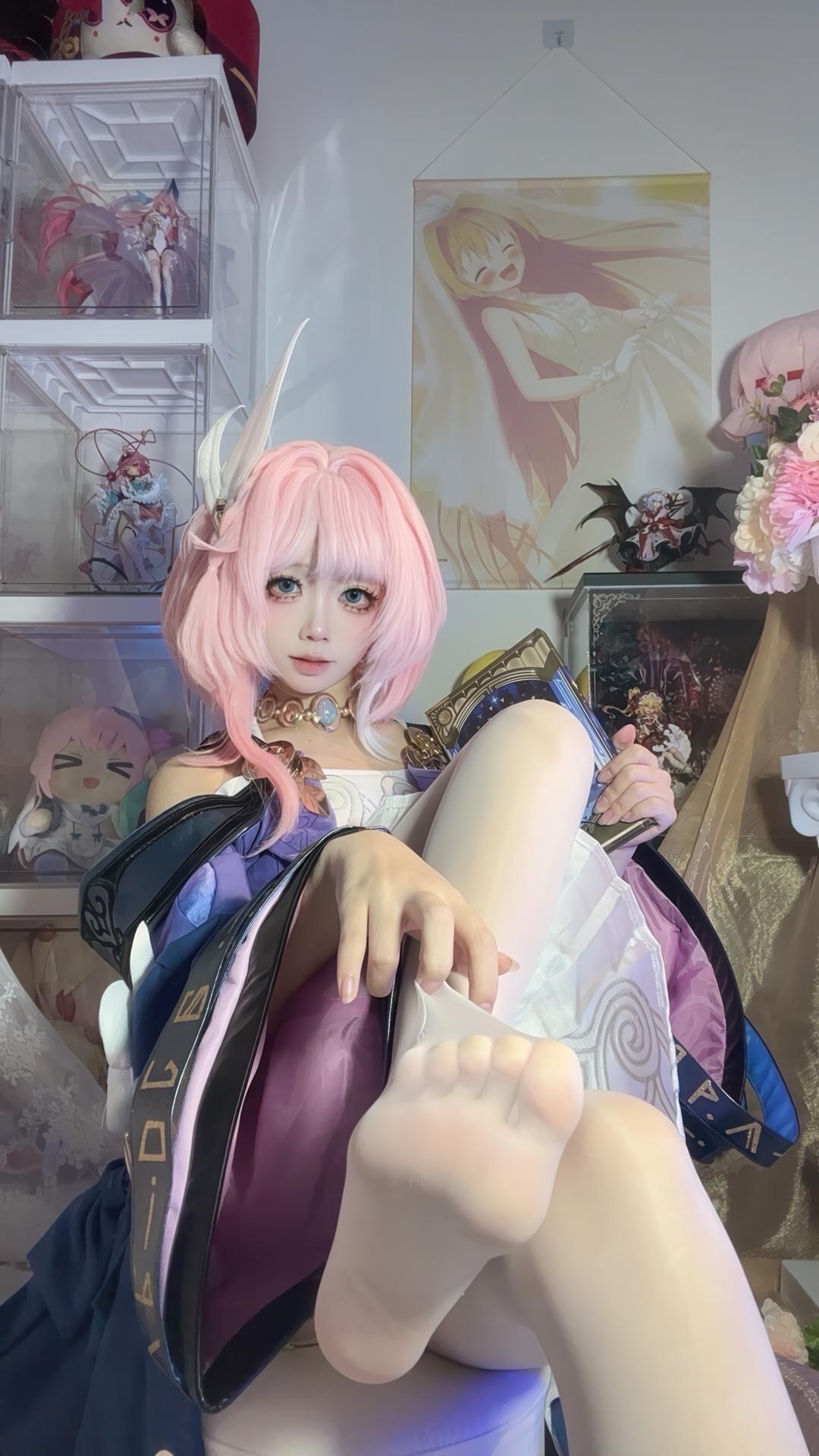 [cosplay] 白栎Shirly - 昔涟：ผมชมพู ชุดฟังก์ชันนัล ถุงน่องขาว ขาเรียวเหมือนตัวละคร 130P