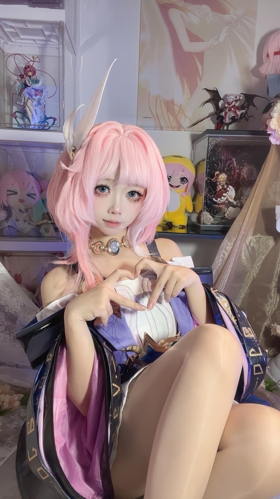 [cosplay] 白栎Shirly - 昔涟：ผมชมพู ชุดฟังก์ชันนัล ถุงน่องขาว ขาเรียวเหมือนตัวละคร 130P