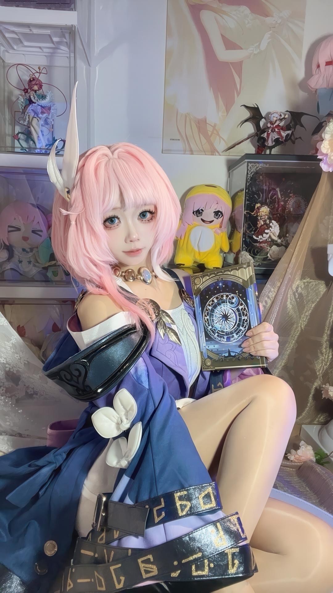 [cosplay] 白栎Shirly - 昔涟：ผมชมพู ชุดฟังก์ชันนัล ถุงน่องขาว ขาเรียวเหมือนตัวละคร 130P