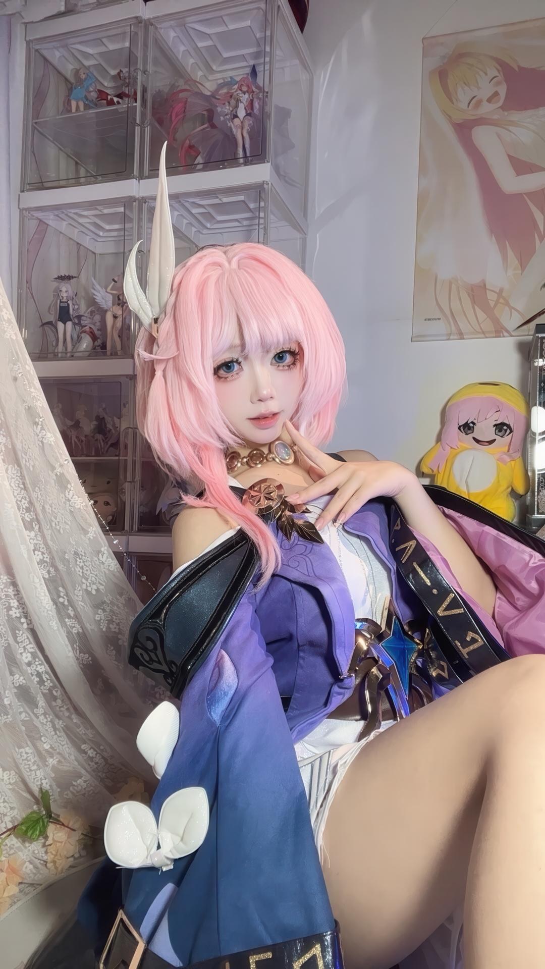 [cosplay] 白栎Shirly - 昔涟：粉发机能服 白丝美腿角色还原 130P