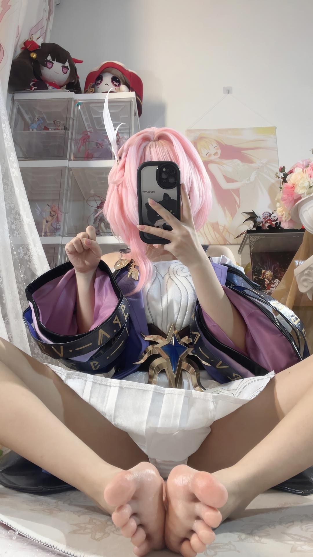 [cosplay] 白栎Shirly - 昔涟：粉发机能服 白丝美腿角色还原 130P