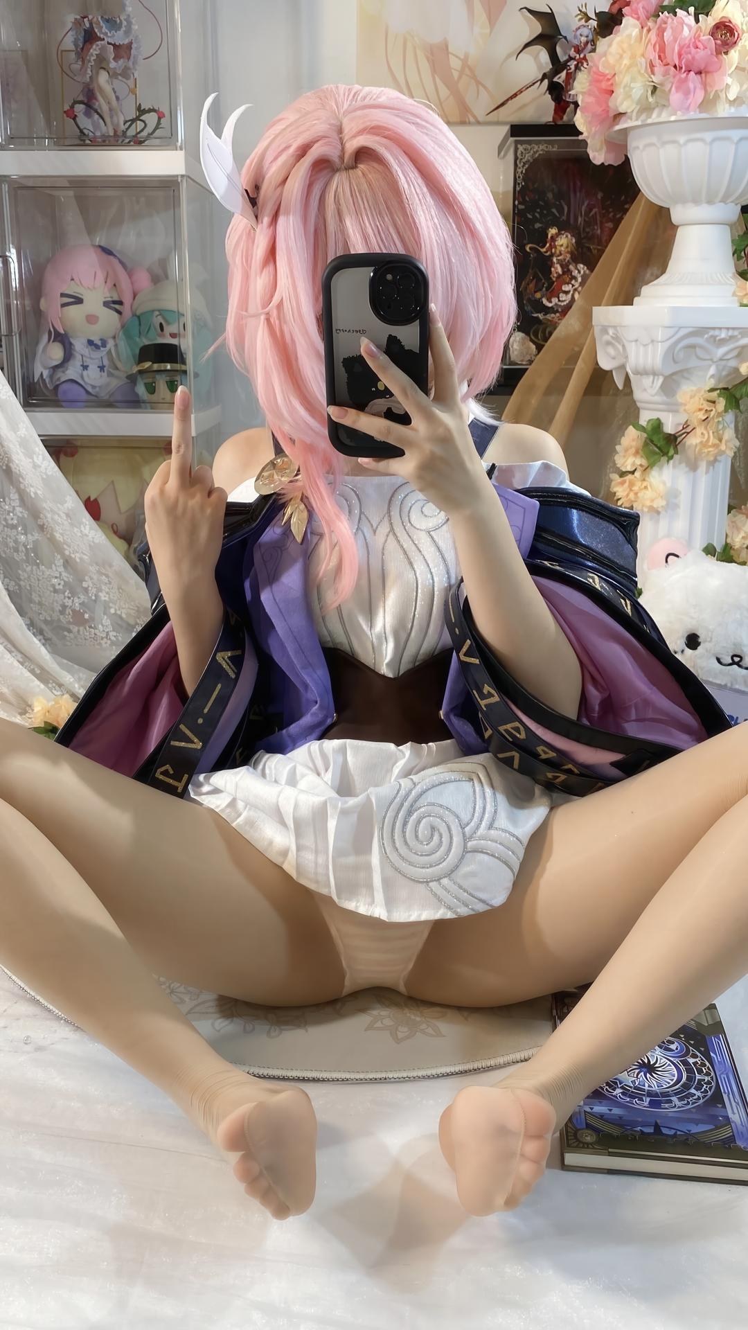 [cosplay] 白栎Shirly - 昔涟：粉发机能服 白丝美腿角色还原 130P