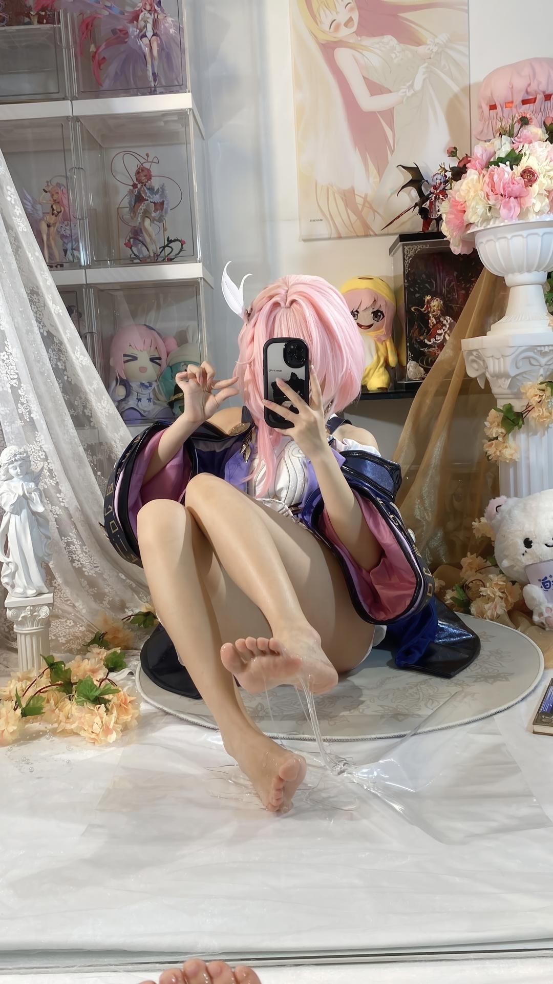 [cosplay] 白栎Shirly - 昔涟：粉发机能服 白丝美腿角色还原 130P