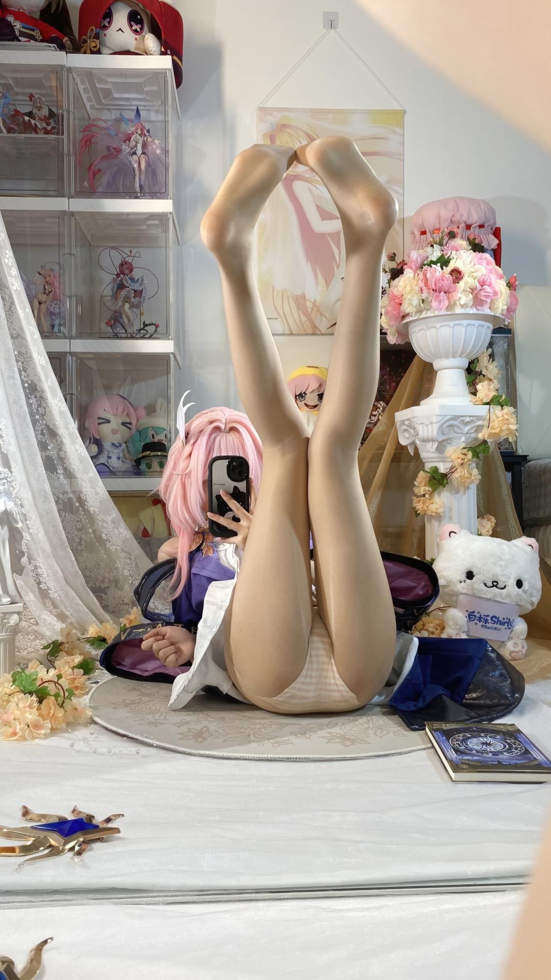 [cosplay] 白栎Shirly - Xi Lian: Tóc hồng, trang phục cơ năng, chân dài tất trắng, tái hiện nhân vật 130P
