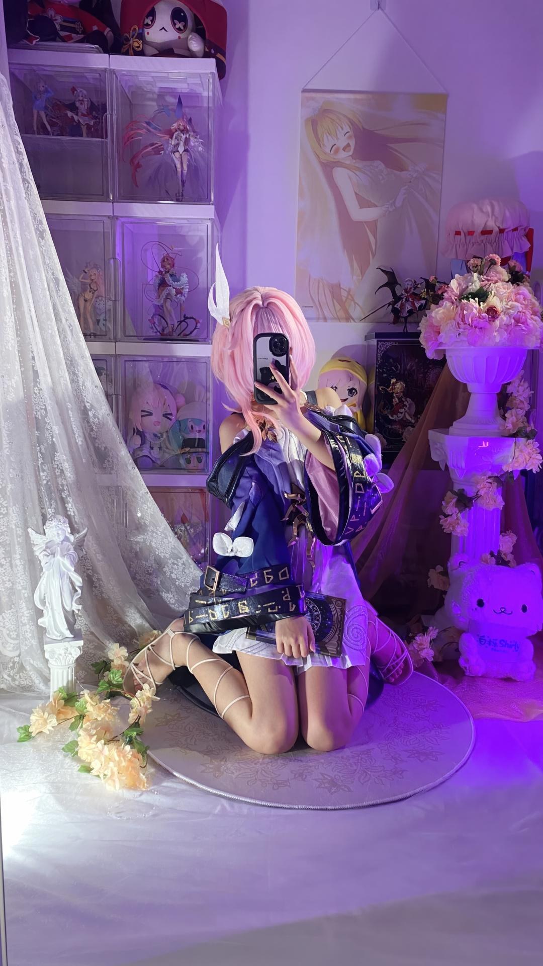 [cosplay] 白栎Shirly - 昔漣：粉髮機能服 白絲美腿角色還原 130P