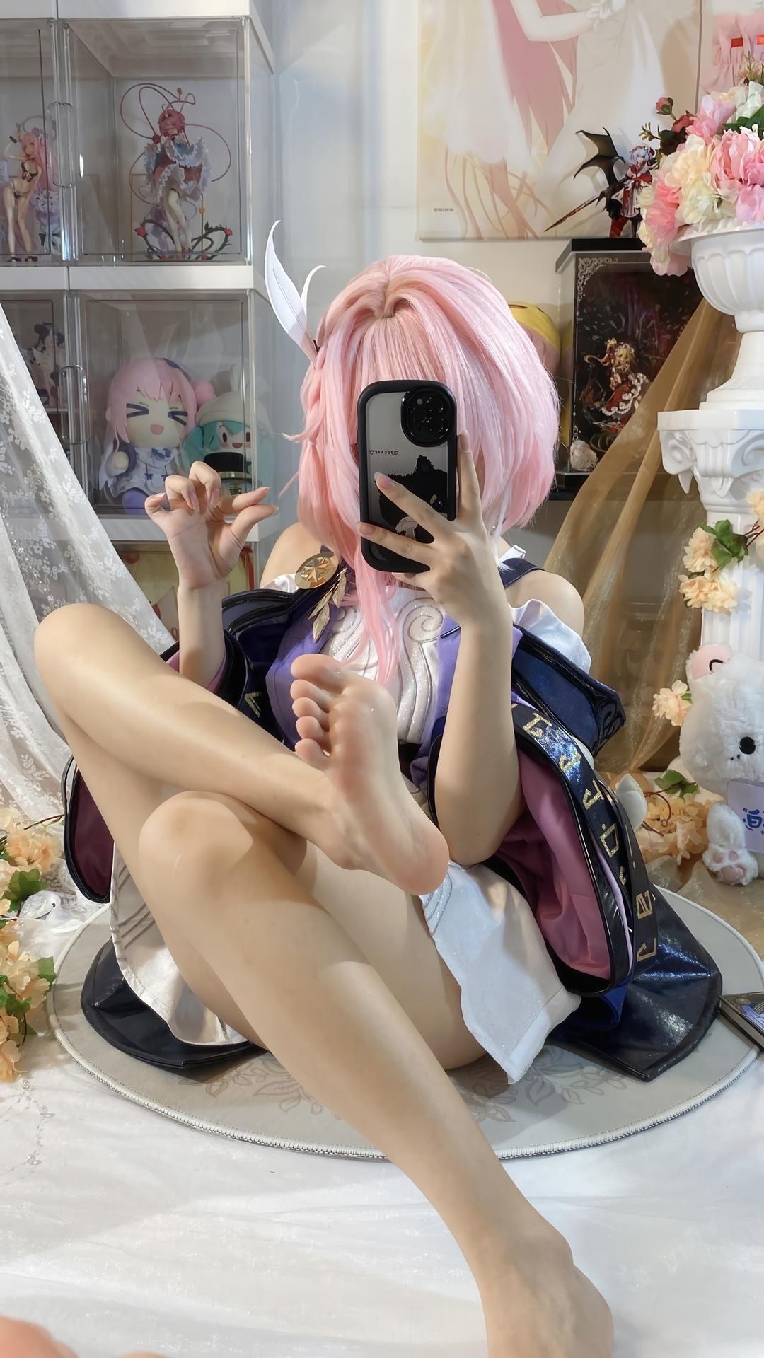 [cosplay] 白栎Shirly - 昔漣：粉髮機能服 白絲美腿角色還原 130P