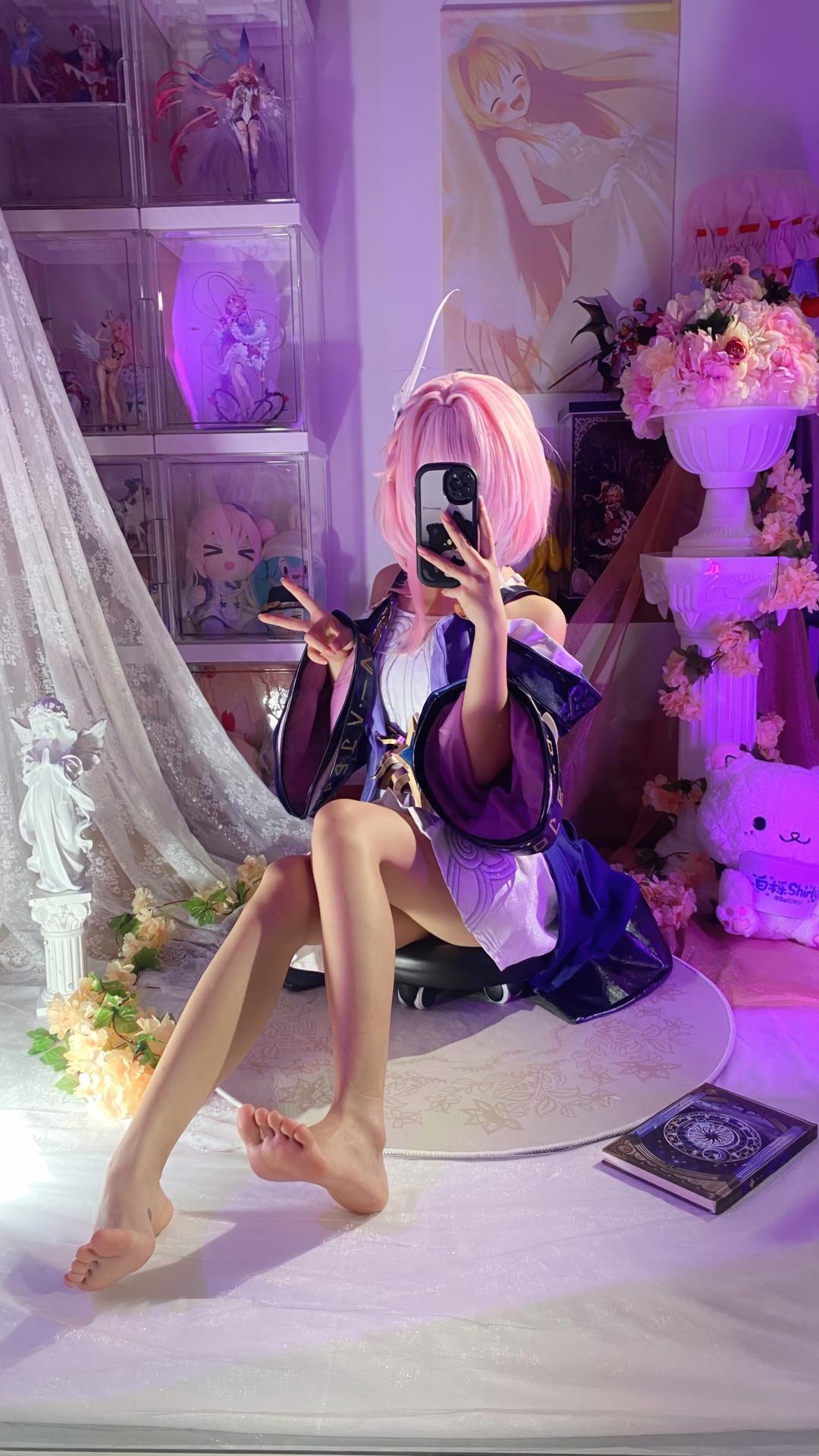 [cosplay] 白栎Shirly - 昔漣：粉髮機能服 白絲美腿角色還原 130P