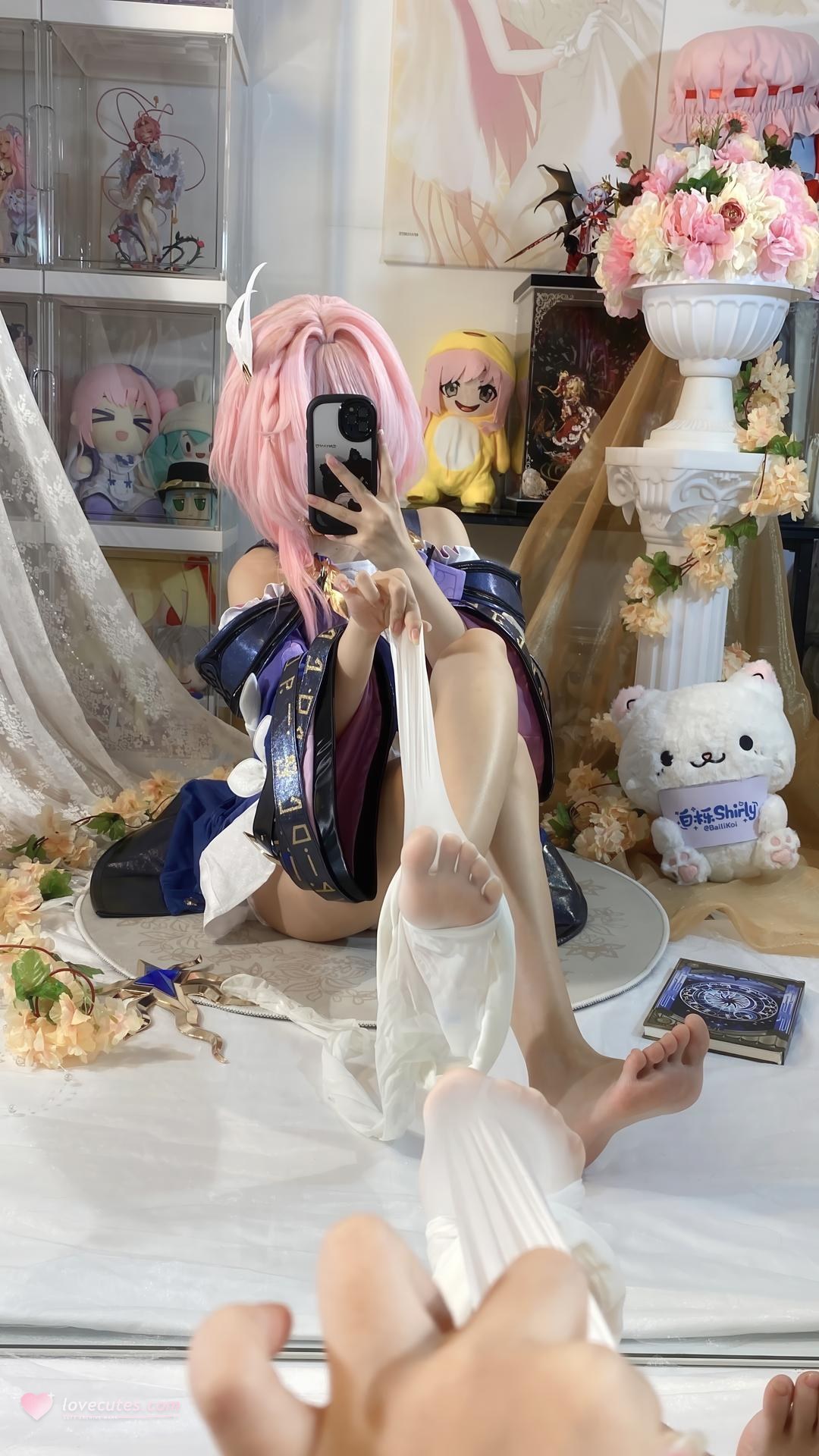 [cosplay] 白栎Shirly - 昔漣：粉髮機能服 白絲美腿角色還原 130P
