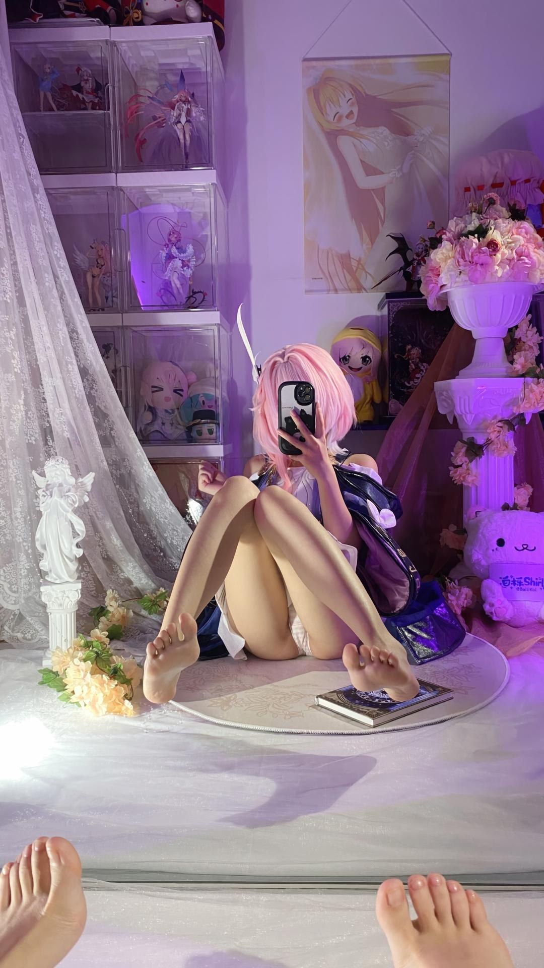 [cosplay] 白栎Shirly - 昔漣：粉髮機能服 白絲美腿角色還原 130P