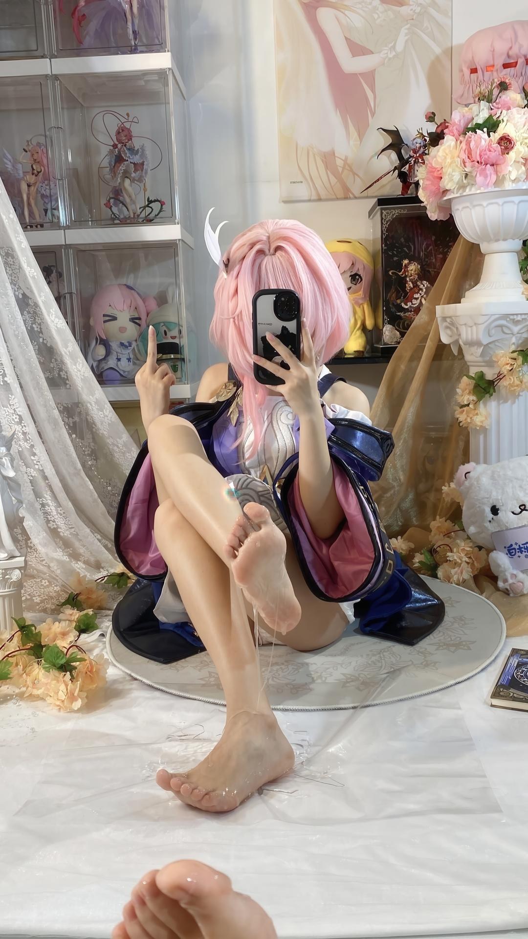[cosplay] 白栎Shirly - 昔漣：粉髮機能服 白絲美腿角色還原 130P