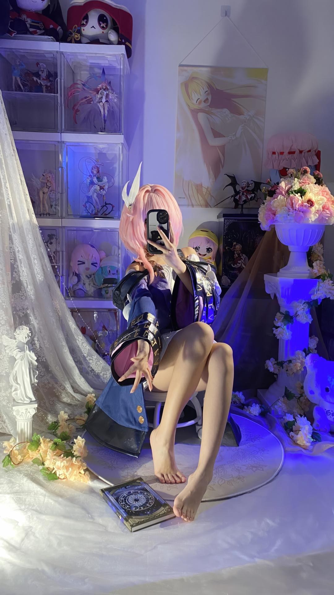 [cosplay] 白栎Shirly - Xi Lian: Tóc hồng, trang phục cơ năng, chân dài tất trắng, tái hiện nhân vật 130P