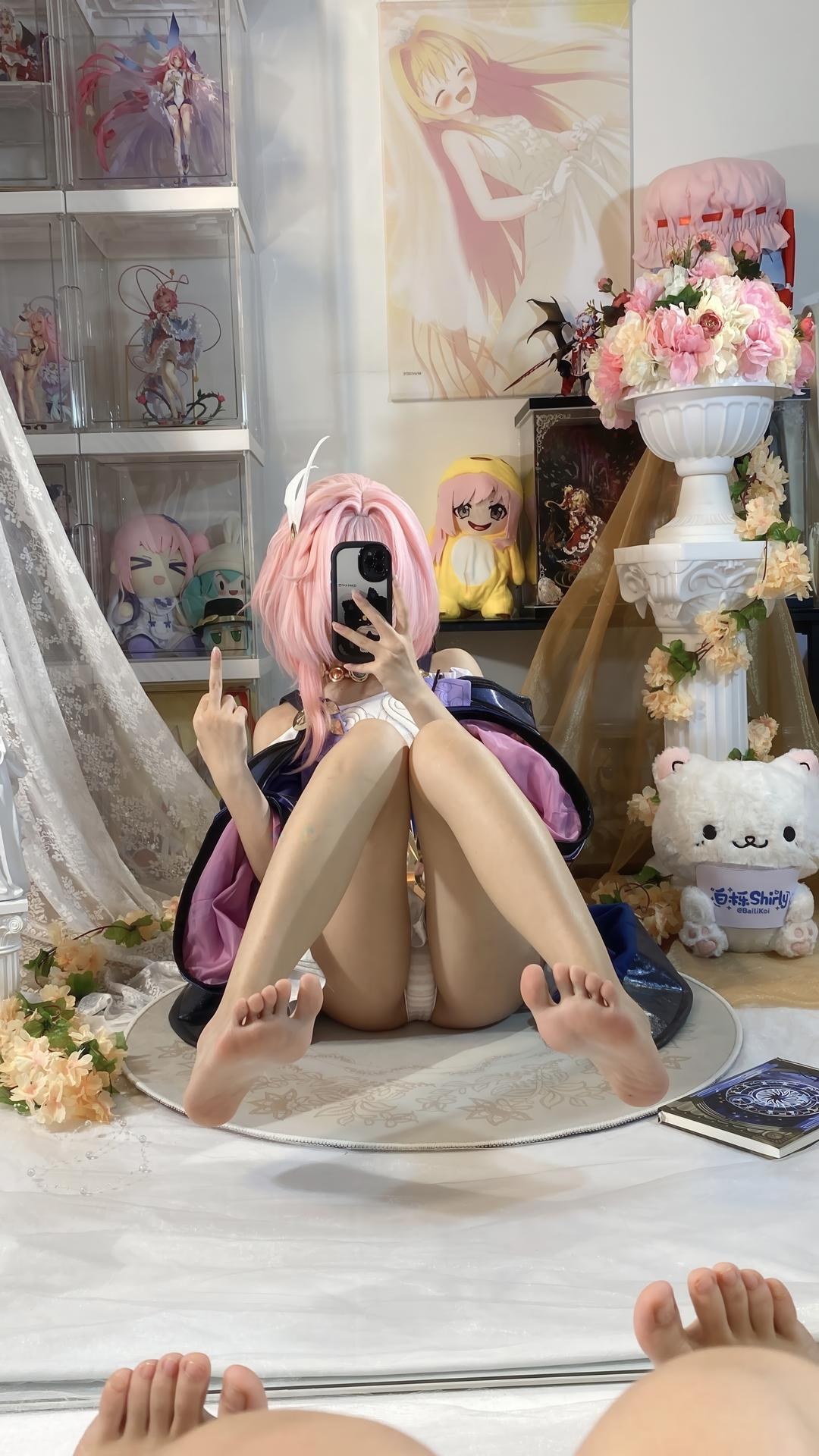 [cosplay] 白栎Shirly - Xi Lian: Tóc hồng, trang phục cơ năng, chân dài tất trắng, tái hiện nhân vật 130P