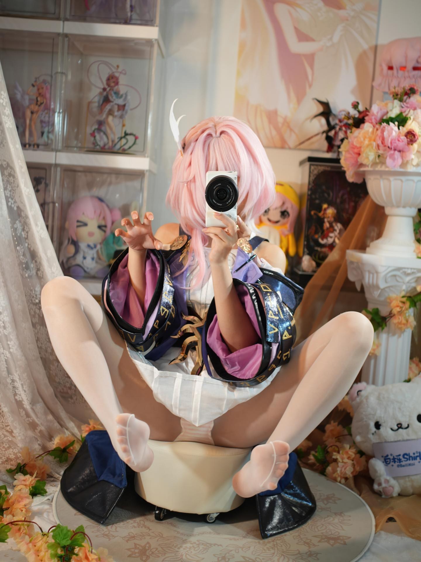 [cosplay] 白栎Shirly - Xi Lian: Tóc hồng, trang phục cơ năng, chân dài tất trắng, tái hiện nhân vật 130P