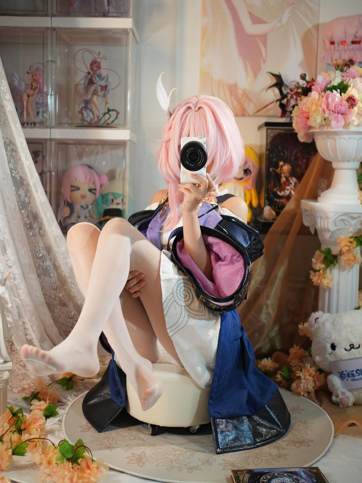 [cosplay] 白栎Shirly - Xi Lian: Tóc hồng, trang phục cơ năng, chân dài tất trắng, tái hiện nhân vật 130P