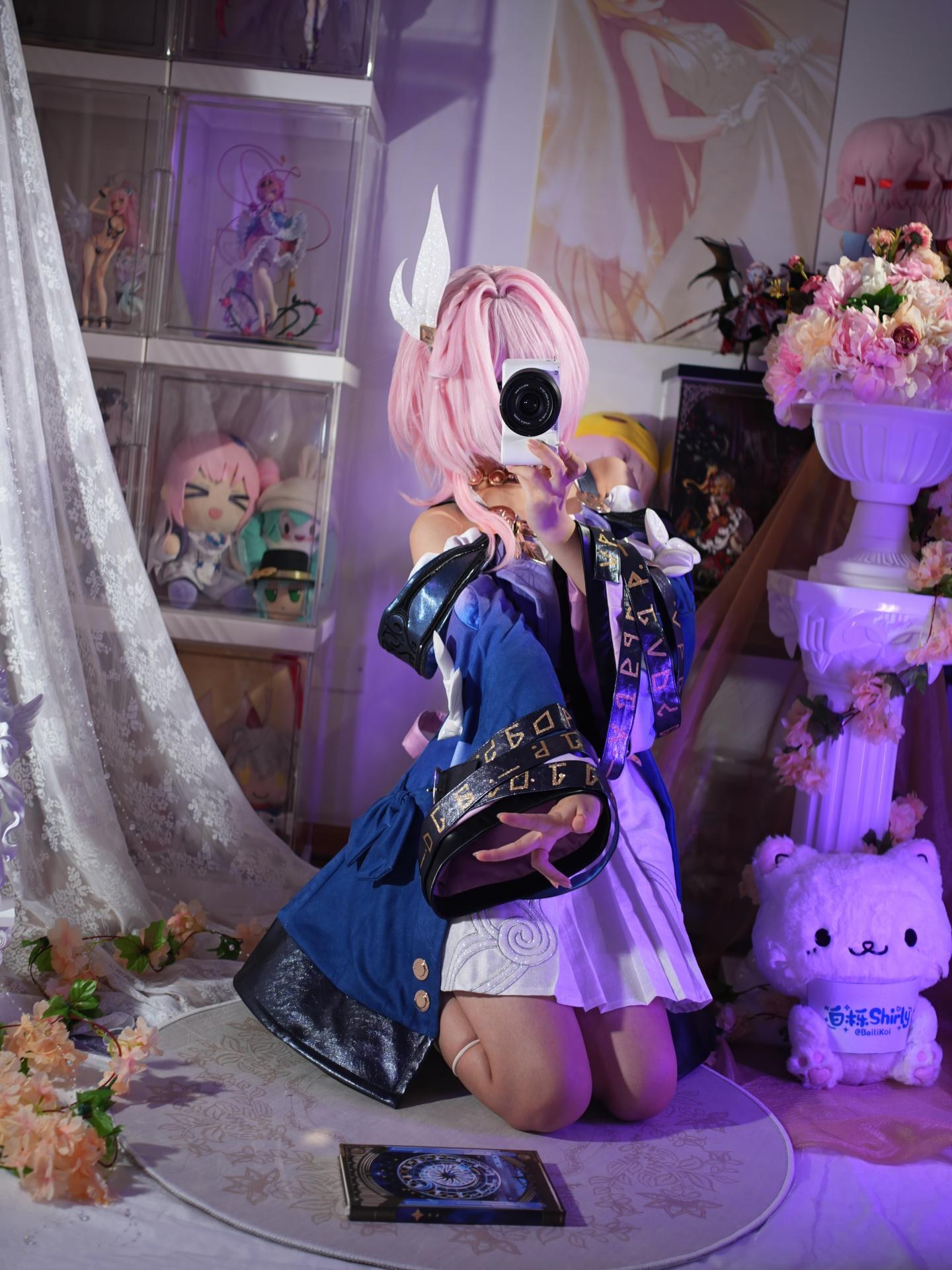 [cosplay] 白栎Shirly - 昔漣：粉髮機能服 白絲美腿角色還原 130P