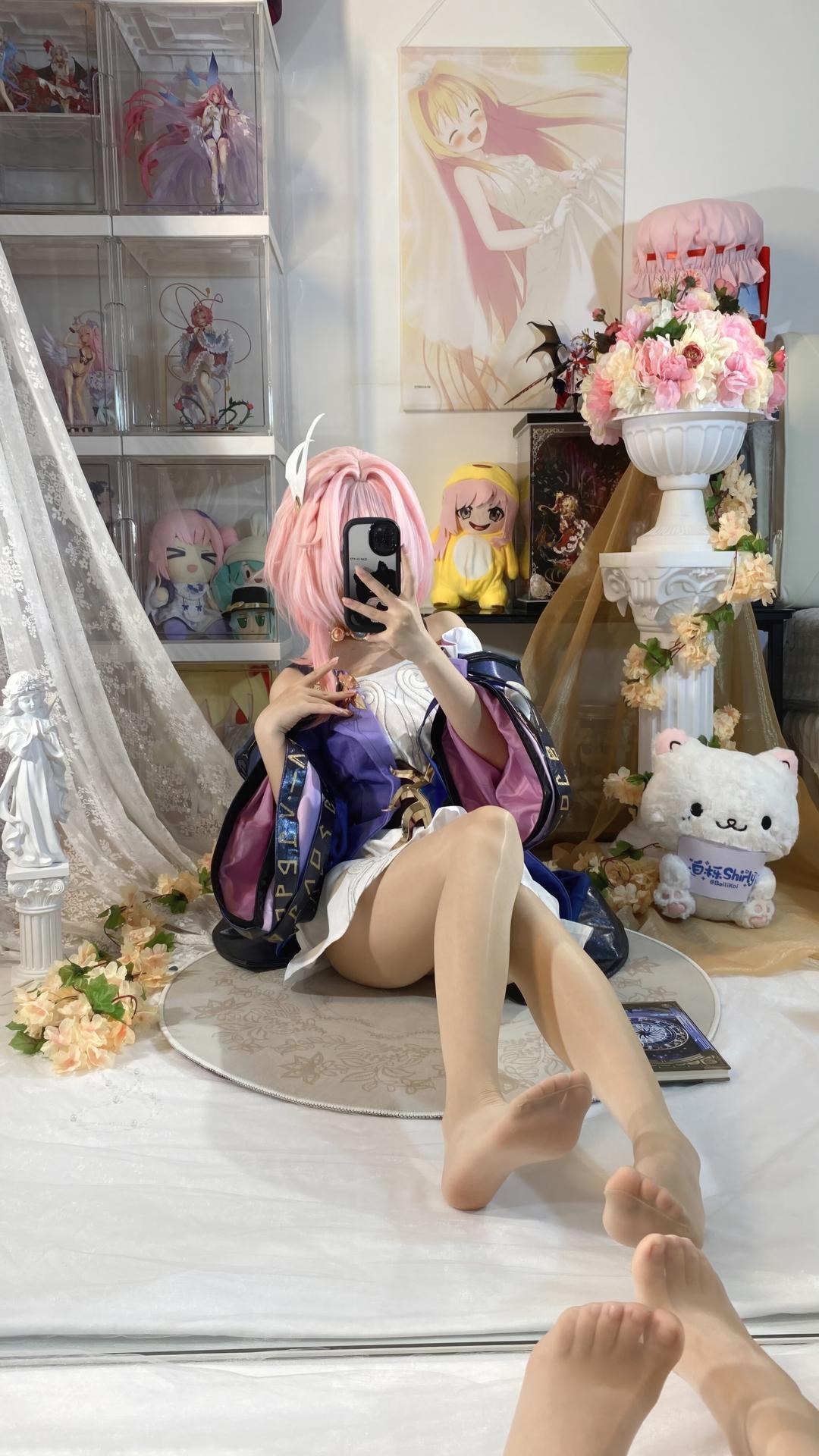 [cosplay] 白栎Shirly - 昔漣：粉髮機能服 白絲美腿角色還原 130P