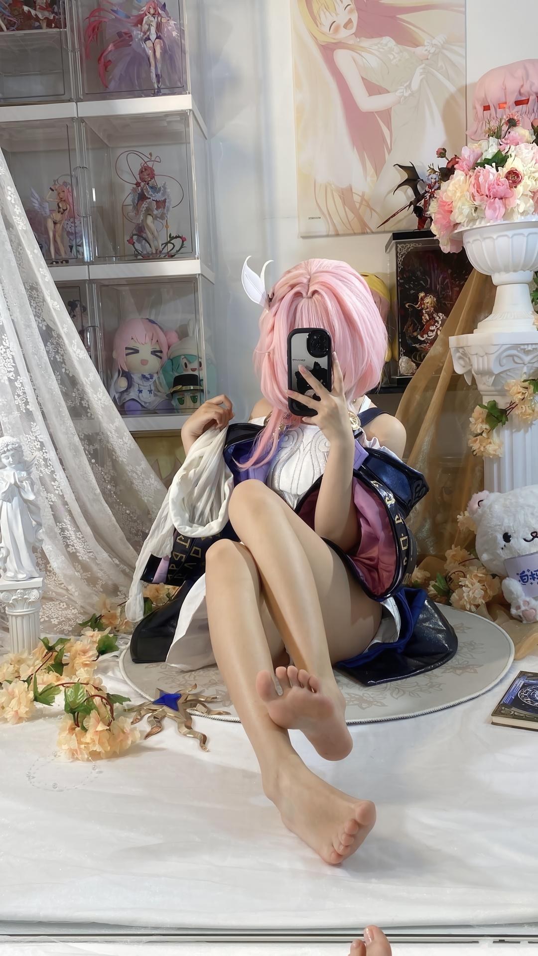 [cosplay] 白栎Shirly - 昔漣：粉髮機能服 白絲美腿角色還原 130P