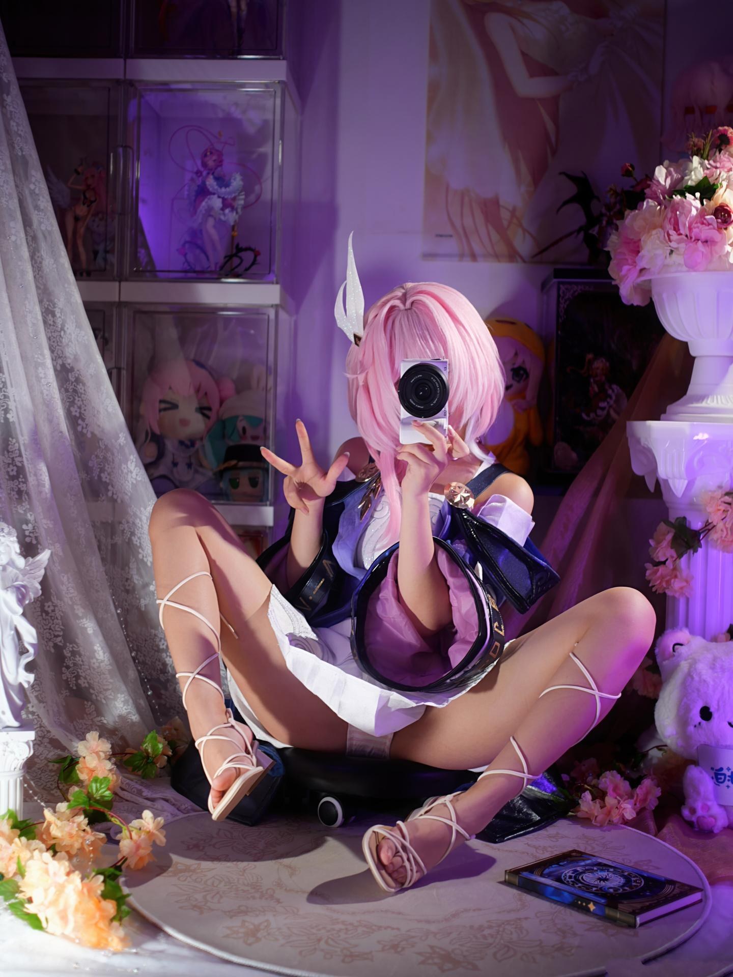 [cosplay] 白栎Shirly - 昔涟：粉发机能服 白丝美腿角色还原 130P