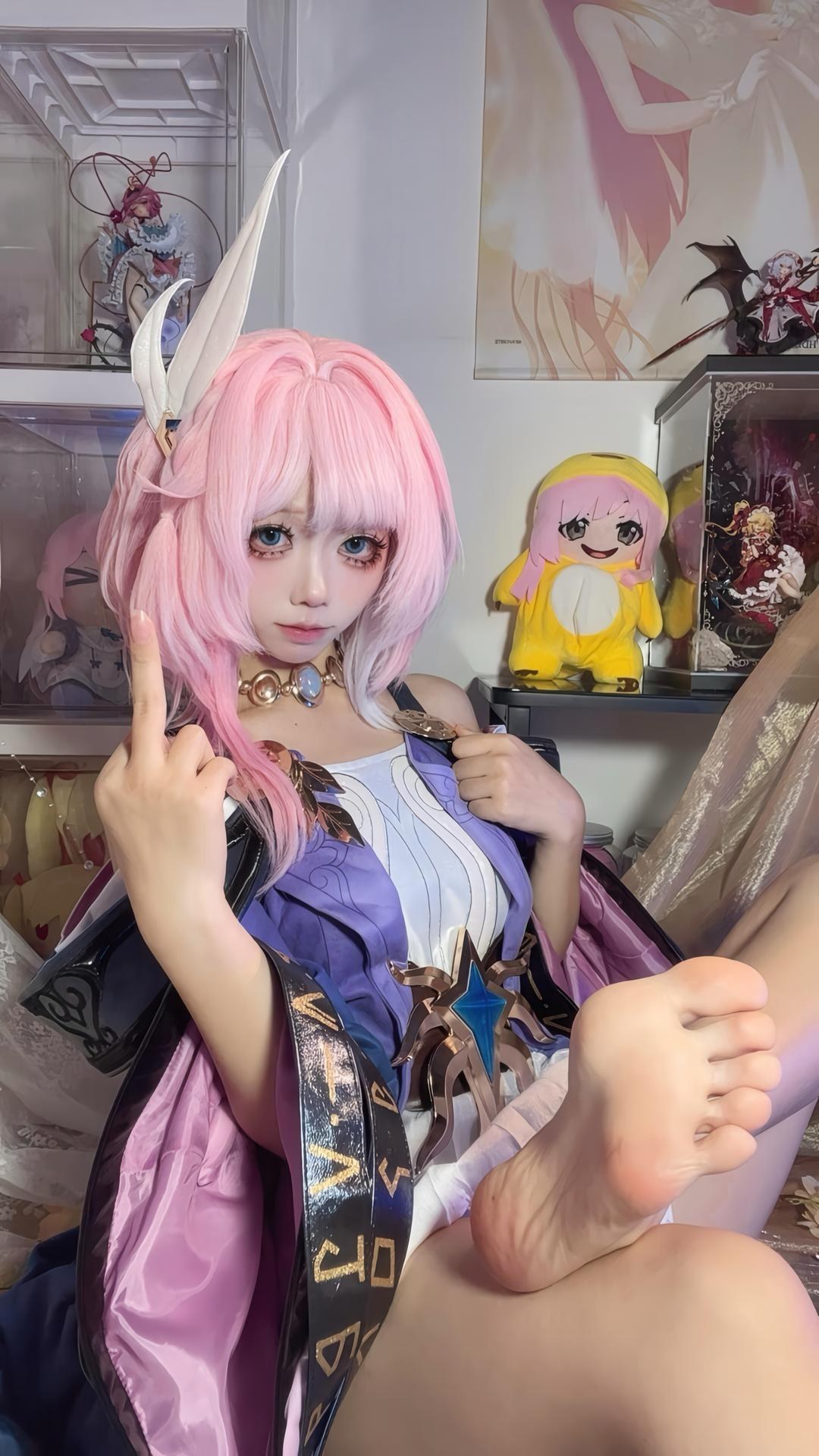 [cosplay] 白栎Shirly - 昔涟：粉发机能服 白丝美腿角色还原 130P