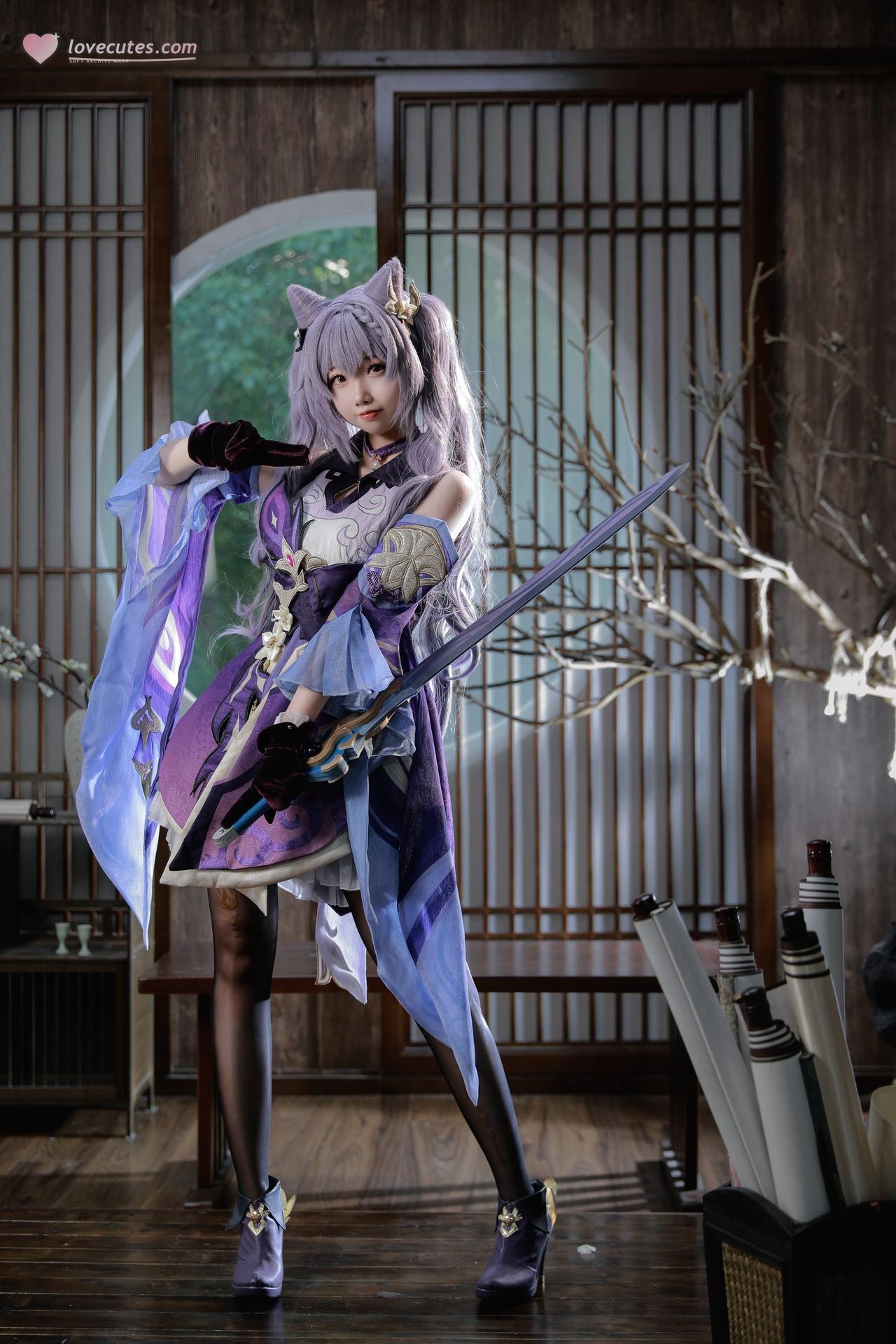 [cosplay] 雪琪SAMA - 原神 刻晴：ชุดเดรสผมสีม่วง ถุงน่องสีขาว ขาสวย 50P1V