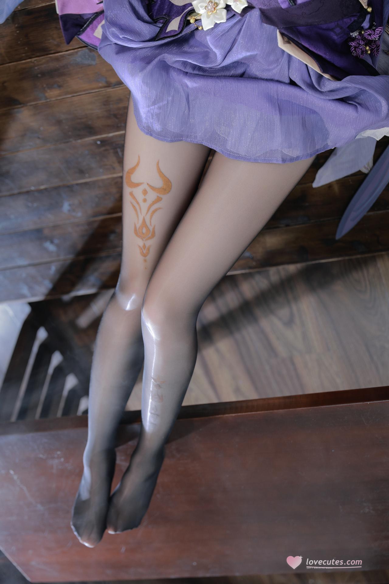 [cosplay] Xueqi SAMA - Genshin Impact Keqing: Purple-haired evening dress, white stockings, beautiful legs 50P1V