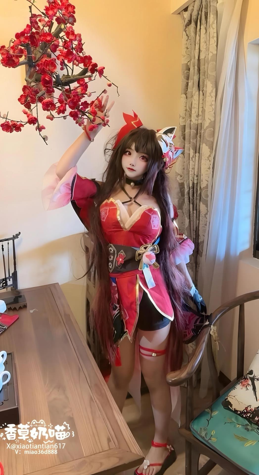 [cosplay] 香草奶喵 - 崩坏星穹铁道 花火：ชุดกระโปรงแดง ผมทวินเทล ขาเรียวสมจริง 70P