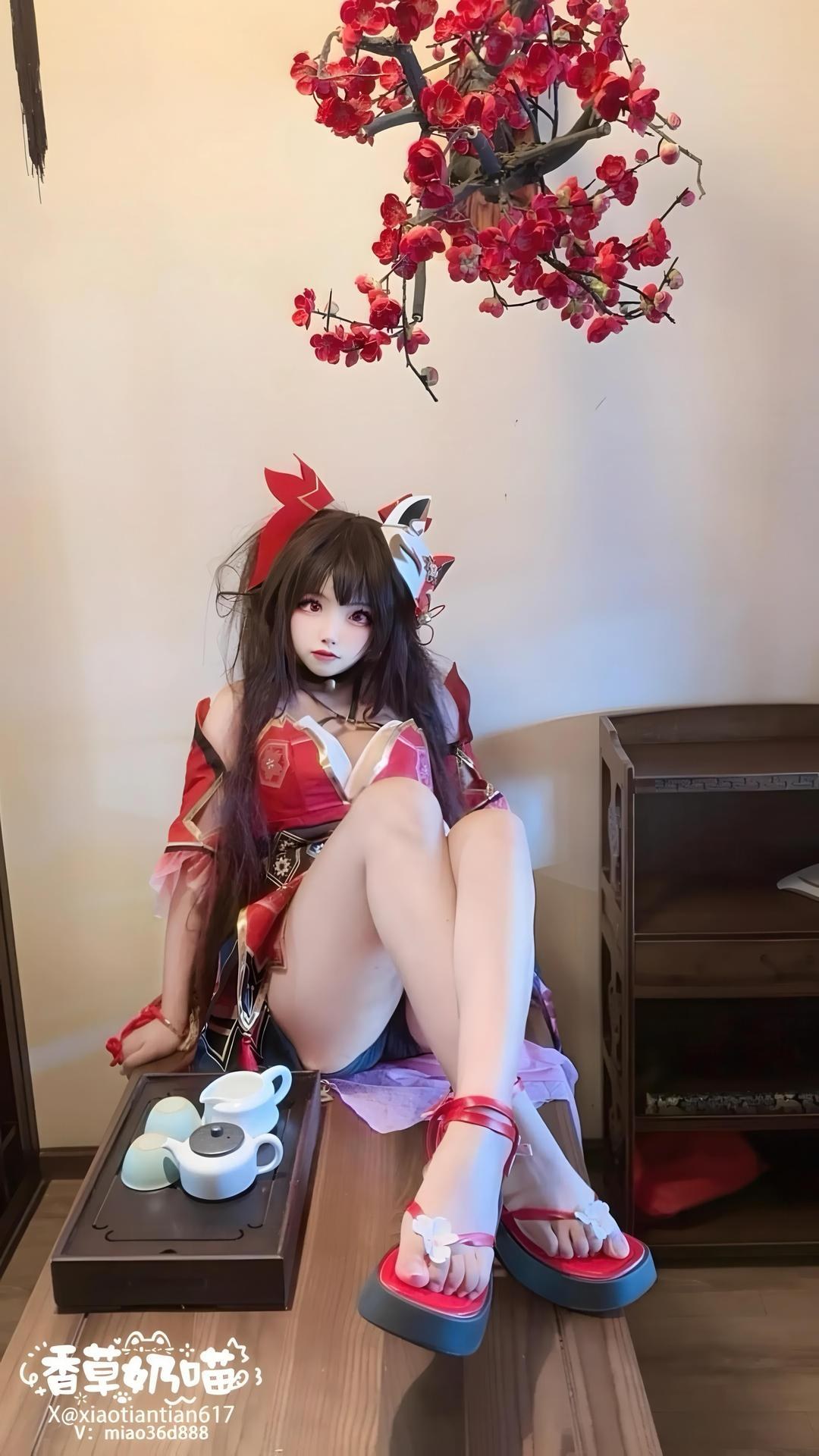 [cosplay] 香草奶喵 - 崩坏星穹铁道 花火：ชุดกระโปรงแดง ผมทวินเทล ขาเรียวสมจริง 70P