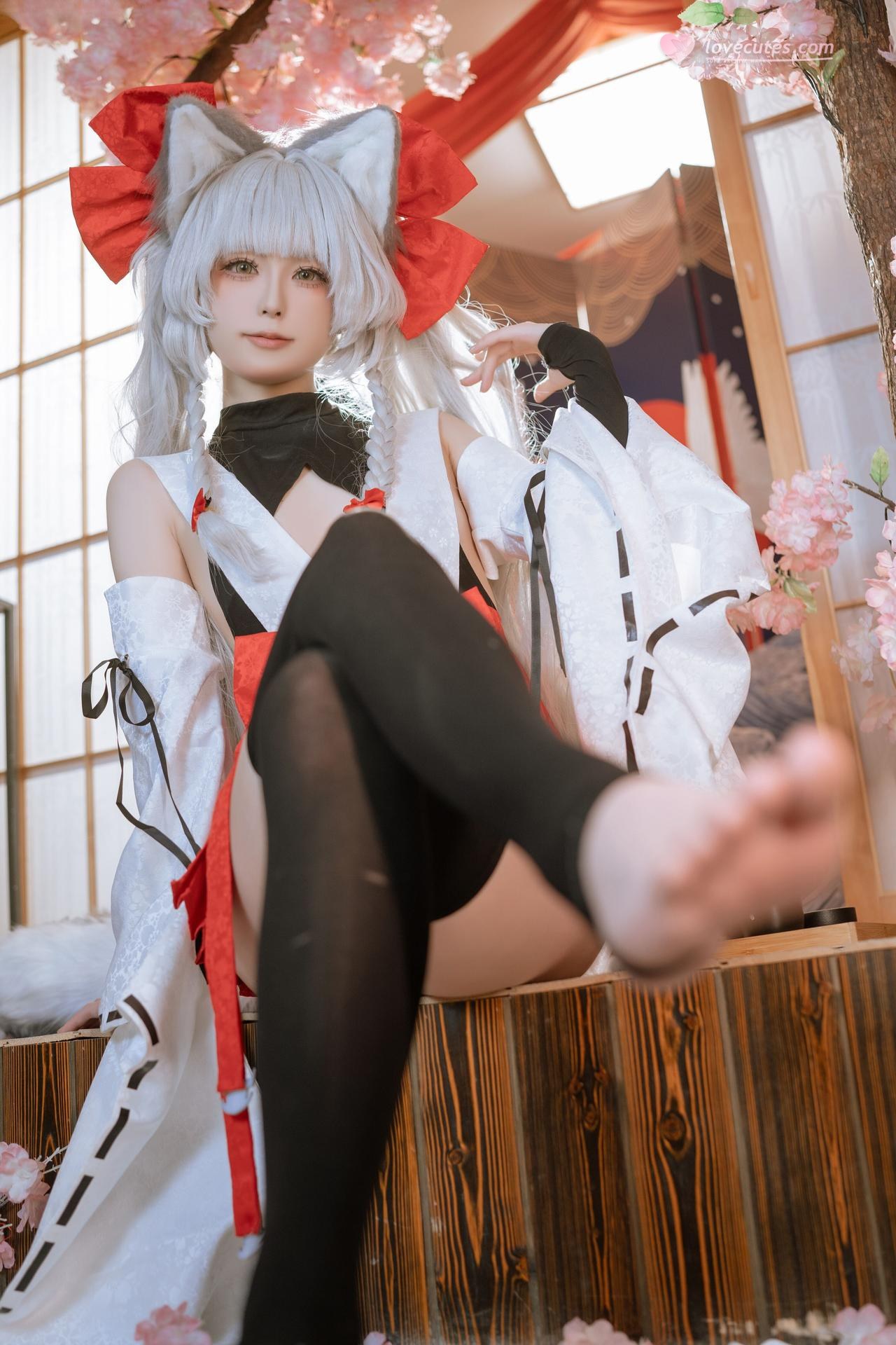 [cosplay] Quan冉有点饿 - 朝凪：狐耳红白巫女装 黑丝美腿还原 87P