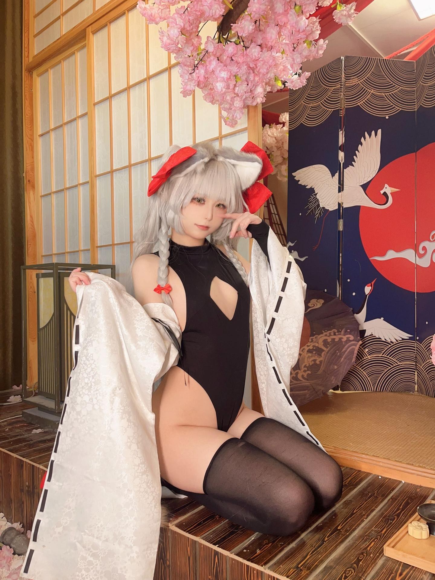 [cosplay] Quan冉有点饿 - 朝凪：狐耳红白巫女装 黑丝美腿还原 87P