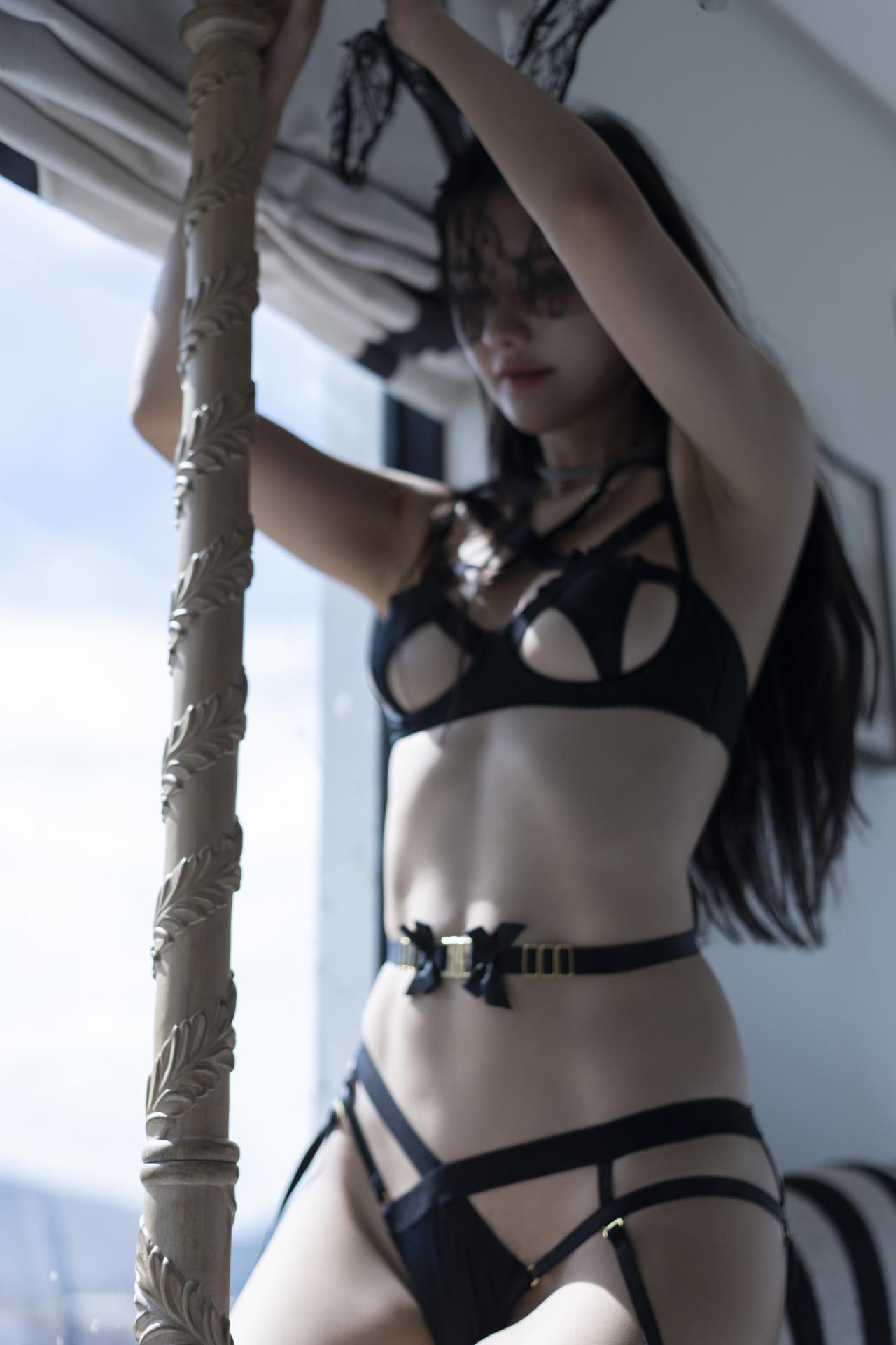 [模特] 就是阿朱啊 - 秀人網模特 黑澀兔女郎：內購無水印黑絲美腿 201P