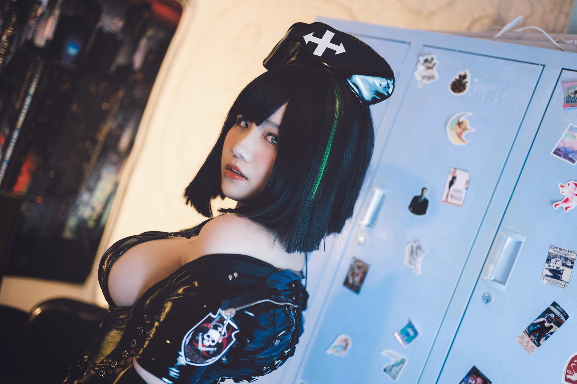 [私房] 阿半今天很开心 - 黑暗护士：黑色乳胶护士装 美胸黑丝 90P