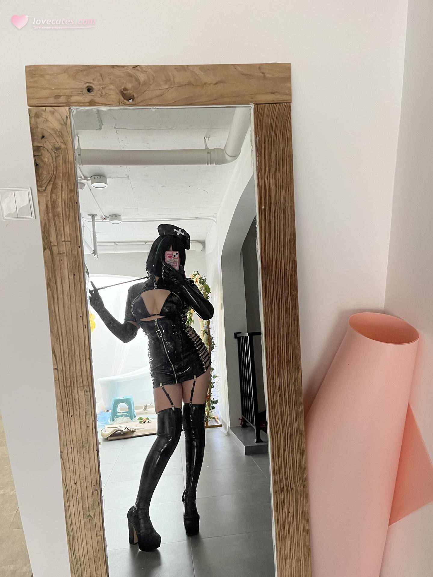 [私房] 阿半今天很开心 - 黑暗护士：黑色乳胶护士装 美胸黑丝 90P