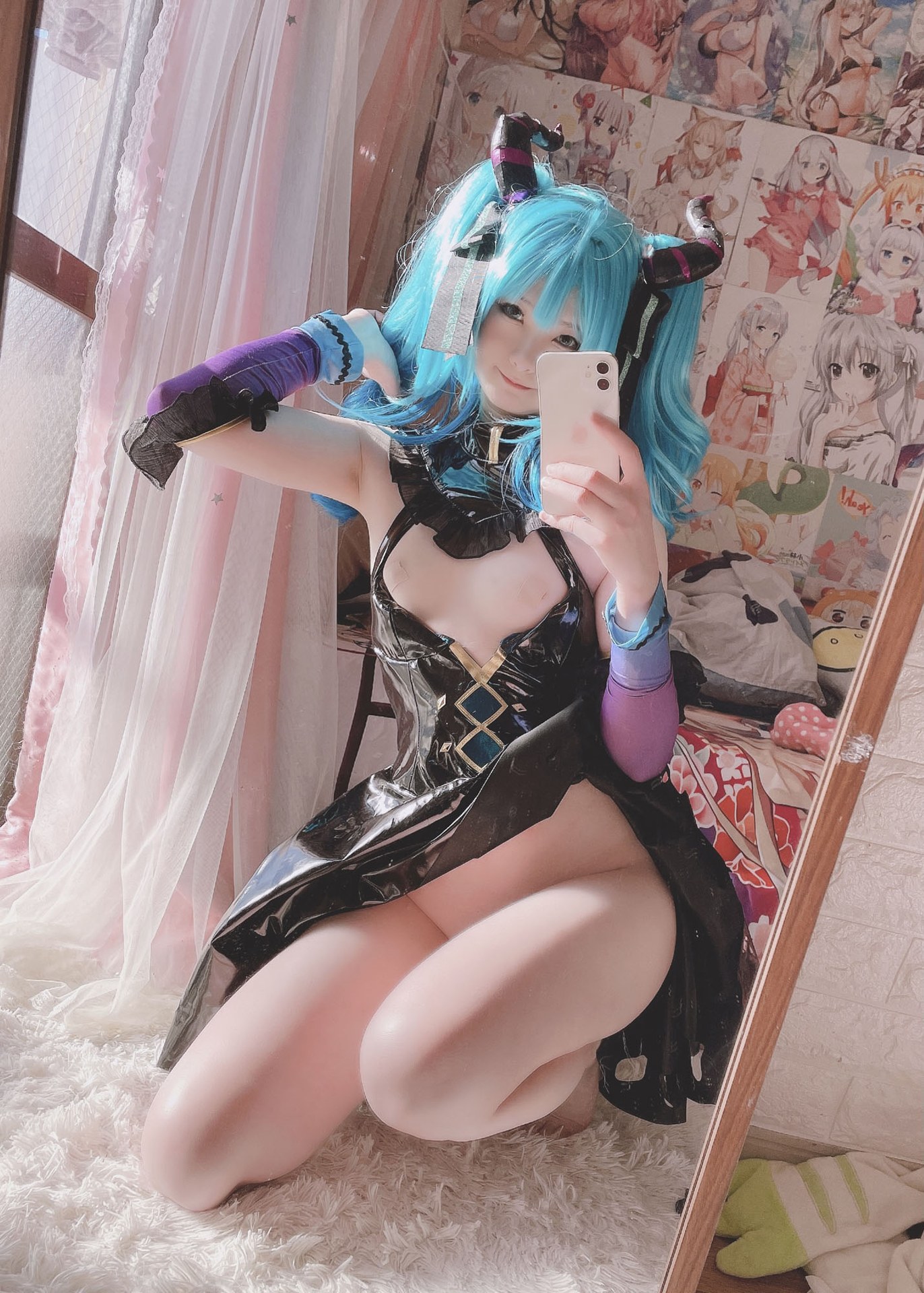 [cosplay] 习呆呆 - 小恶魔初音：蓝发露点大尺度还原 26P