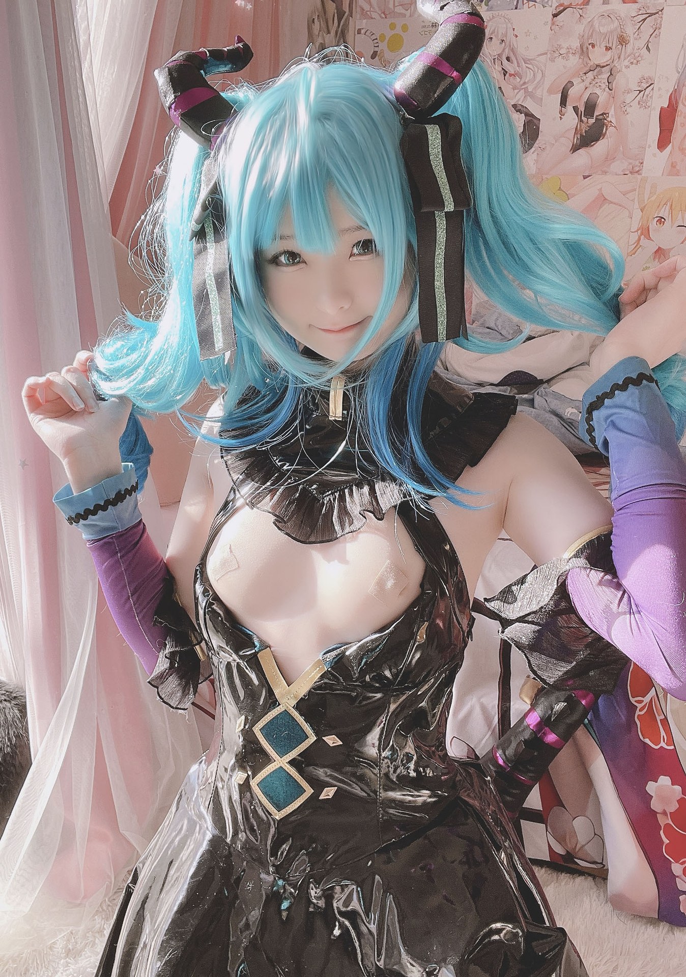 [cosplay] Xi Daidai - Little Devil Miku: Blue Hair Revealing Large-Scale Recreation 26P