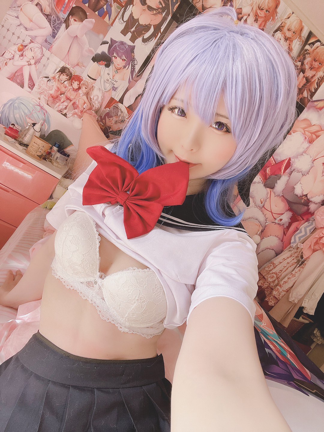 [cosplay] 习呆呆 - 甘雨：黑丝露点大尺度还原 45P