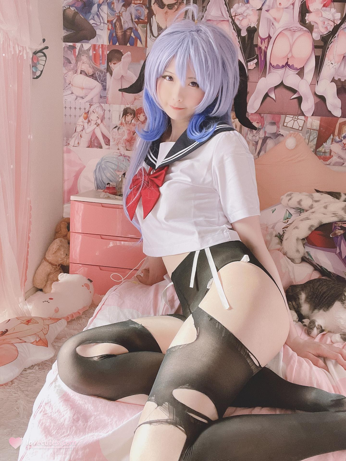 [cosplay] 习呆呆 - 甘雨：黑丝露点大尺度还原 45P